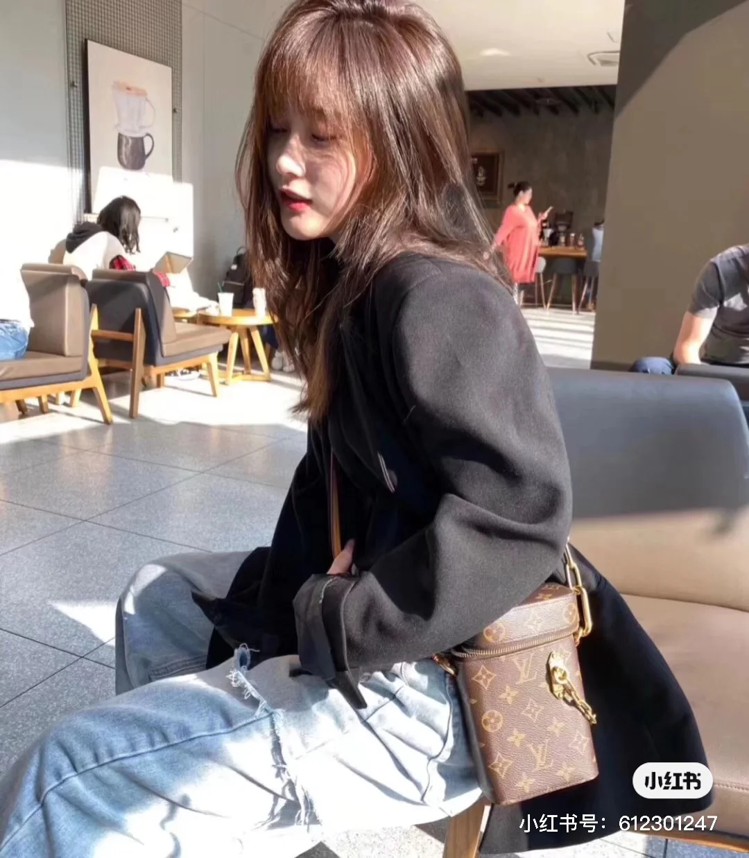 m44914-LV-телефонная будка-телефонная сумка на теле фото