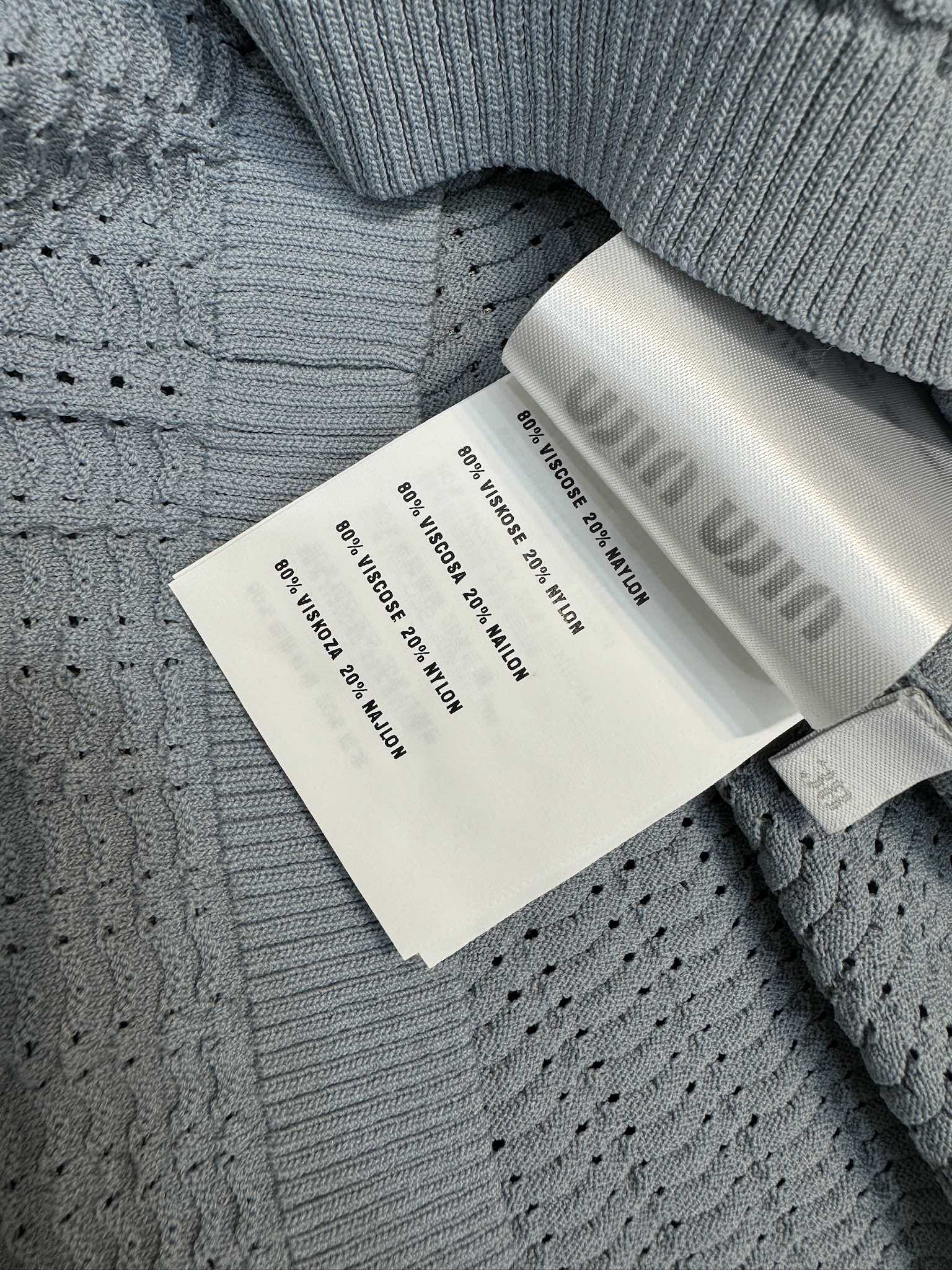 Жилет Miu Miu-2404 из плотной вязки с бисером, серый.