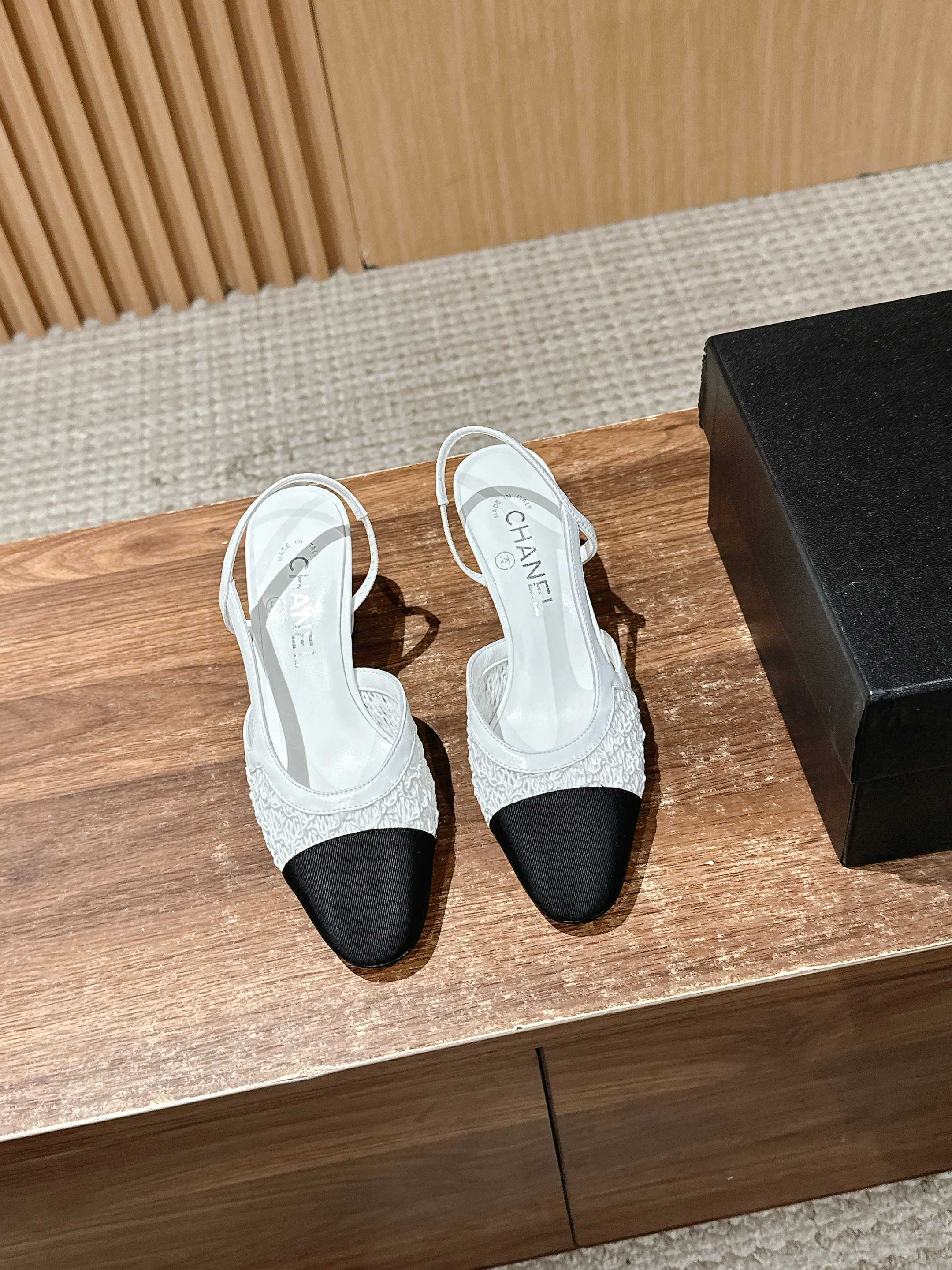 Chanel - Кружево и шаньдунский шелк - Туфли на толстом каблуке - Белые