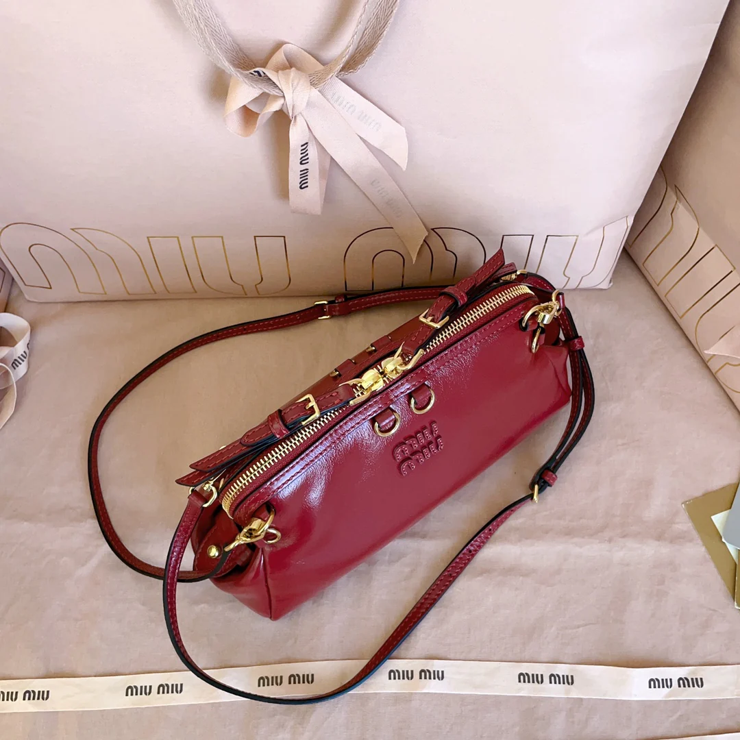 Рюкзак Miu Miu 5bf131 Shell Backpack - красный