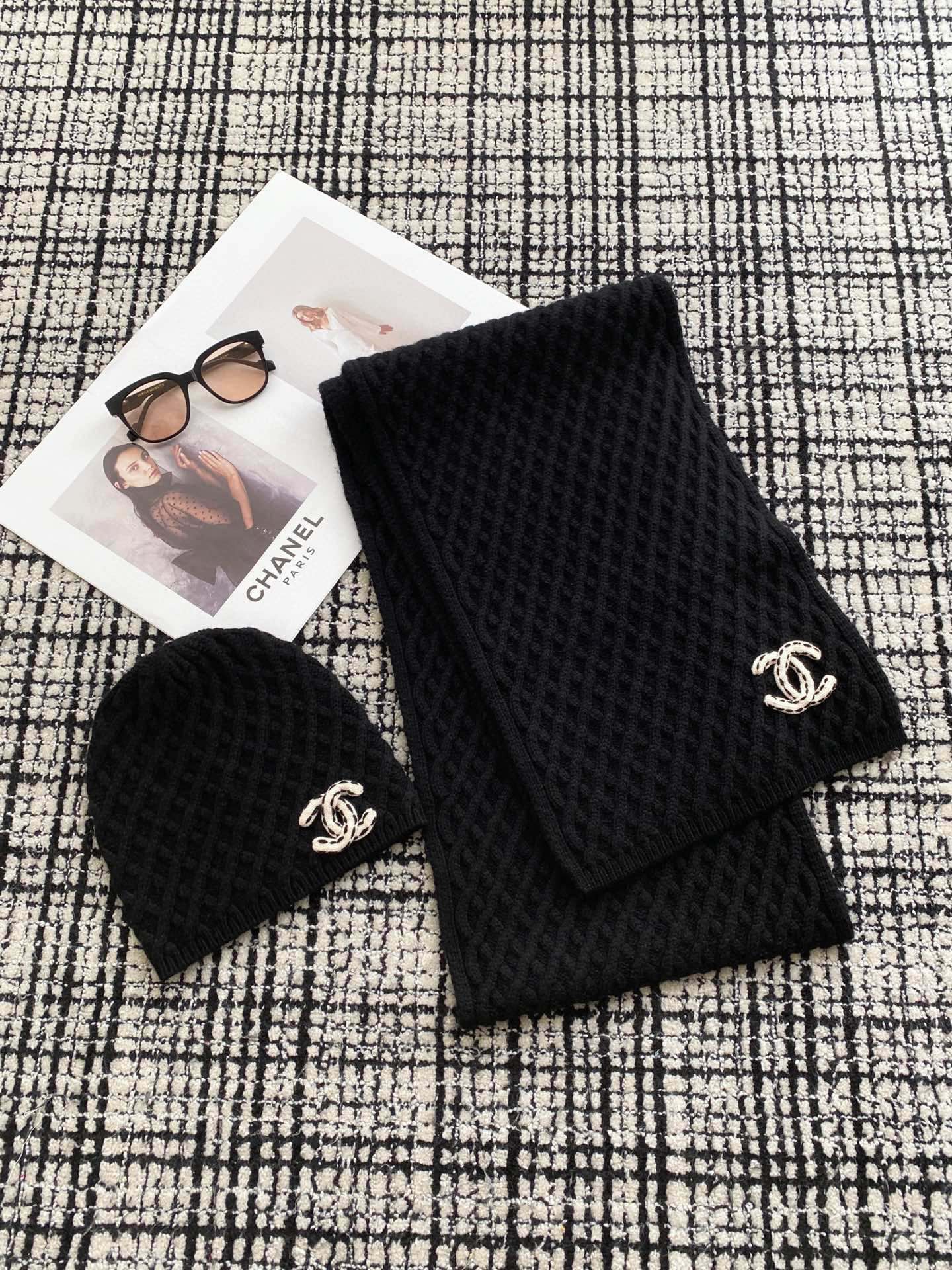 Вязаный шерстяной шарф Chanel 2024 — черный