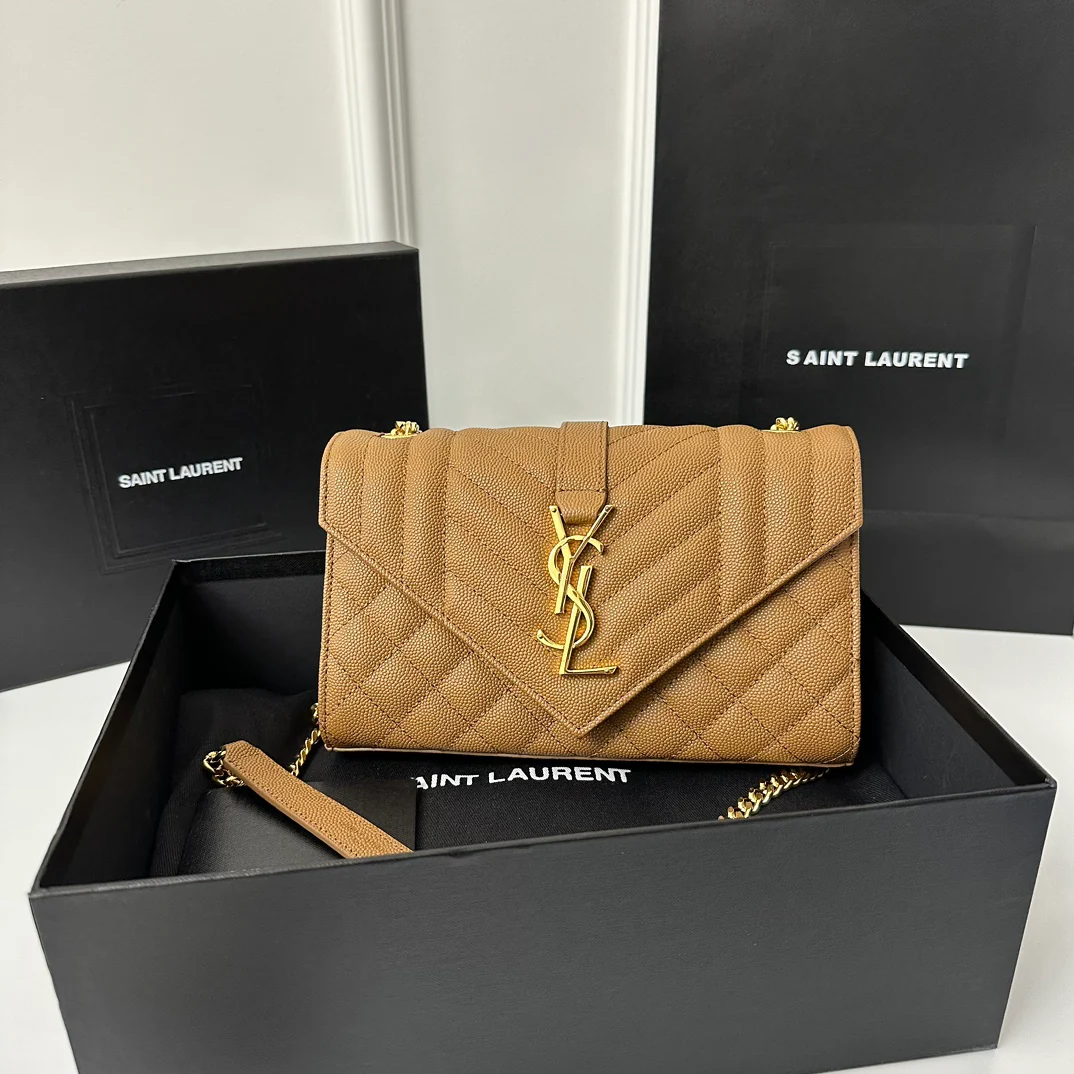 Конверт YSL, маленький, карамельного цвета.