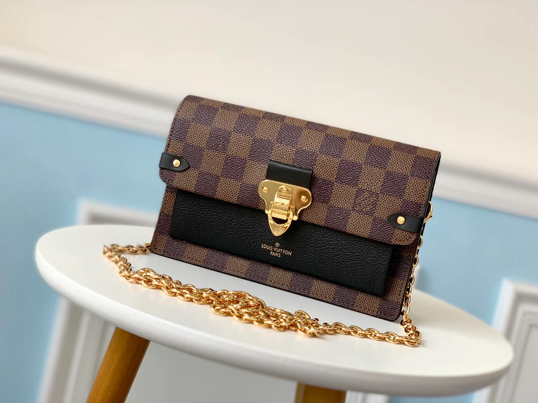 n60221-LV-vavin-Chain Wallet
