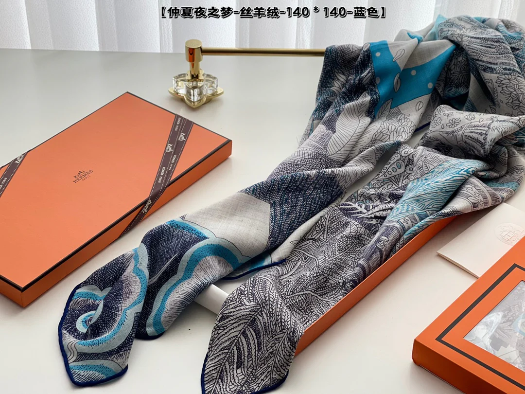 Шелково-кашемировый шарф Hermes ?Сон в летнюю ночь?, 140-2