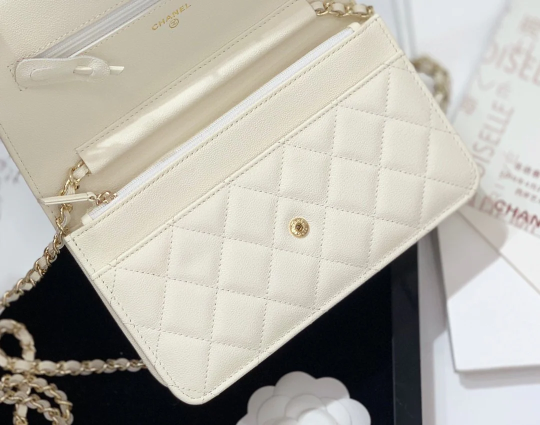 Пряжка Chanel WOC с узором ?Кунжут? из светлого золота - 2 шт.