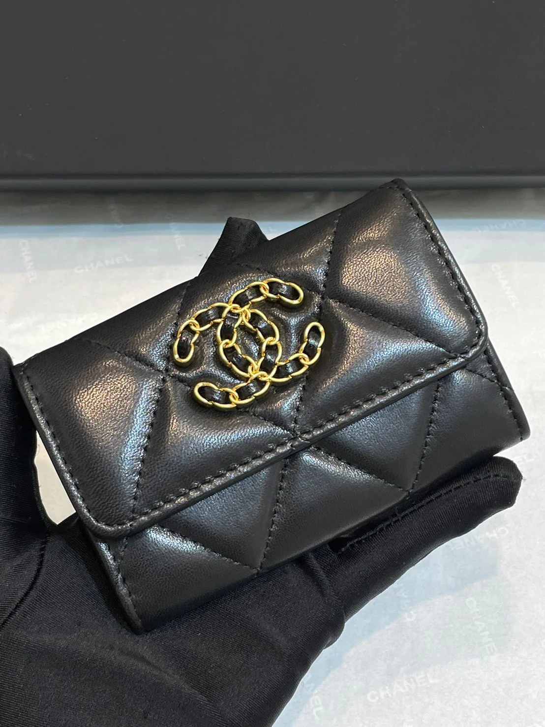 Однослойный держатель для карт Chanel 19 серии