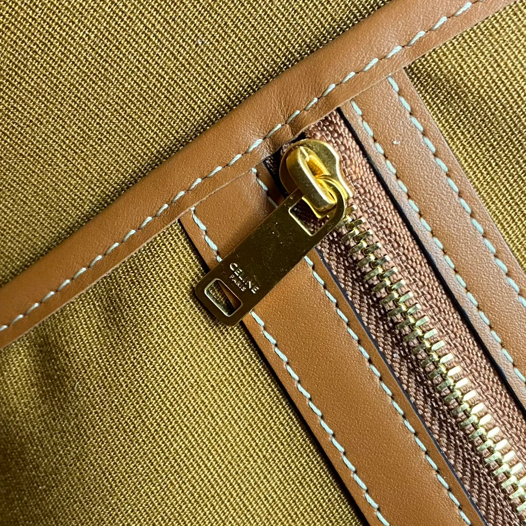 Монограмма Celine-triomphe-canvas-full-page