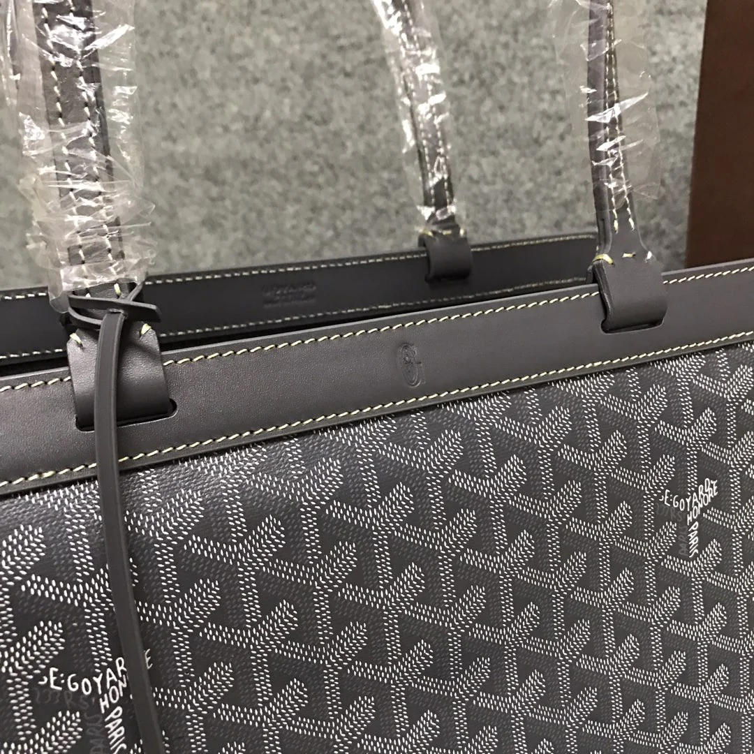 Goyard — Новое поступление осень/зима — Bellechasse — Серый