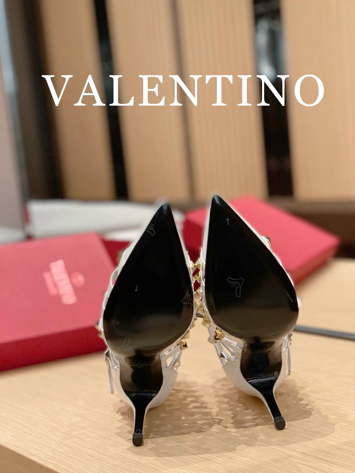 Valentino - Белые римские туфли на высоком каблуке