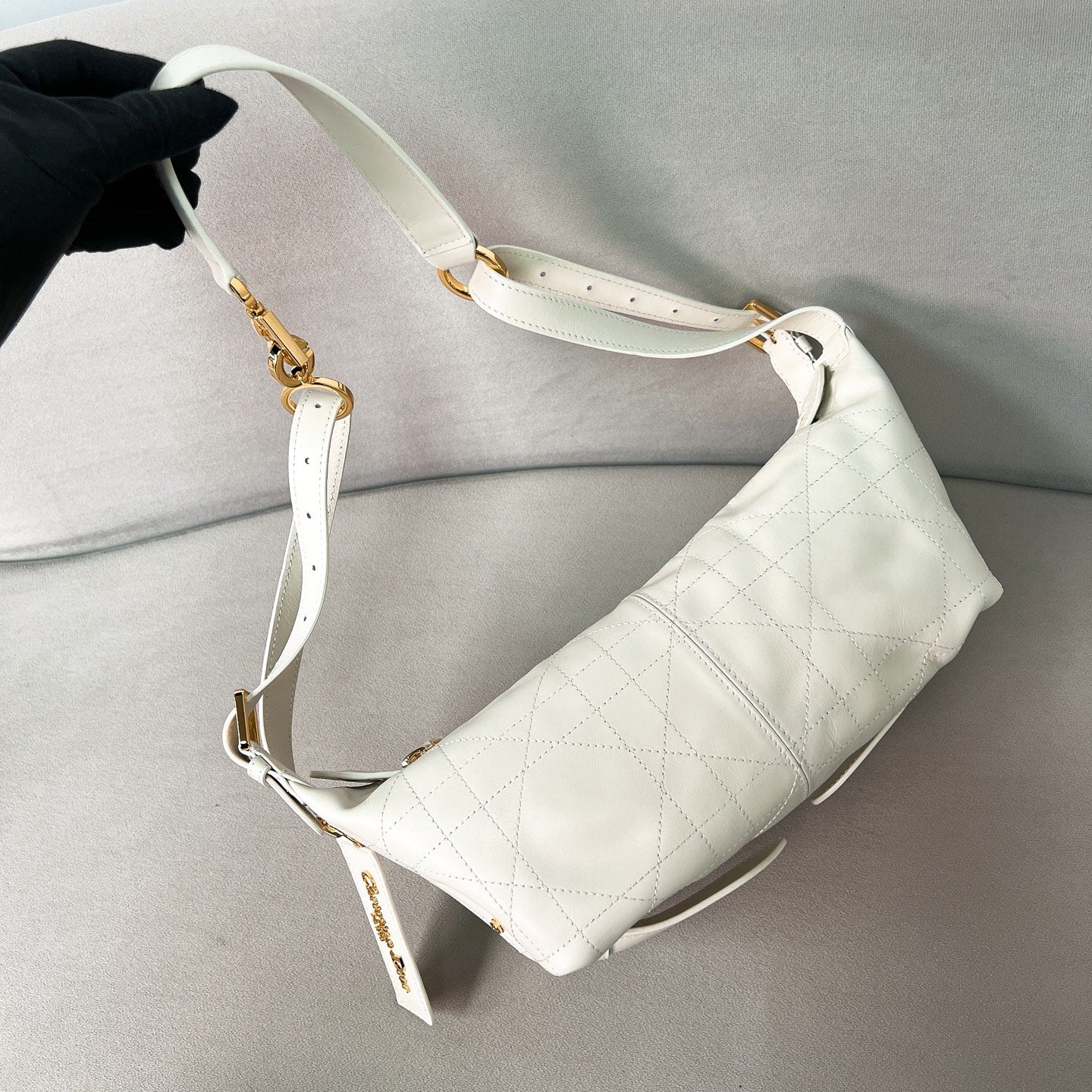 Сумка-мешочек Dior Journey Dumpling Bag - Средний размер - Белая кожа