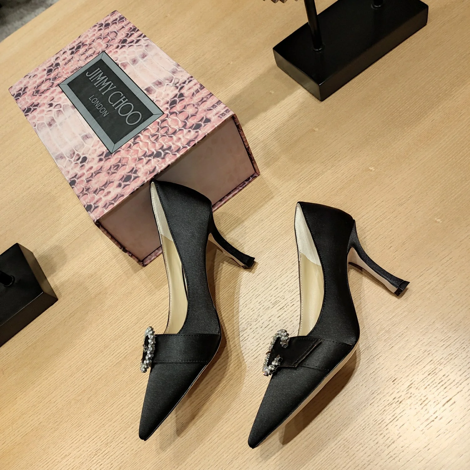 Высокие каблуки из шелкового атласа Jimmy