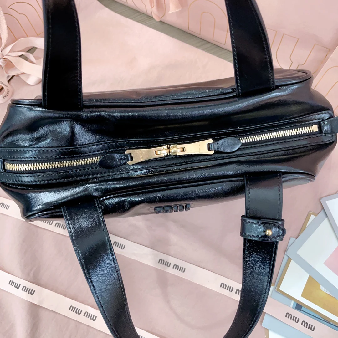 Сумка для боулинга Miu Miu-5bb182, подмышечная, черная.