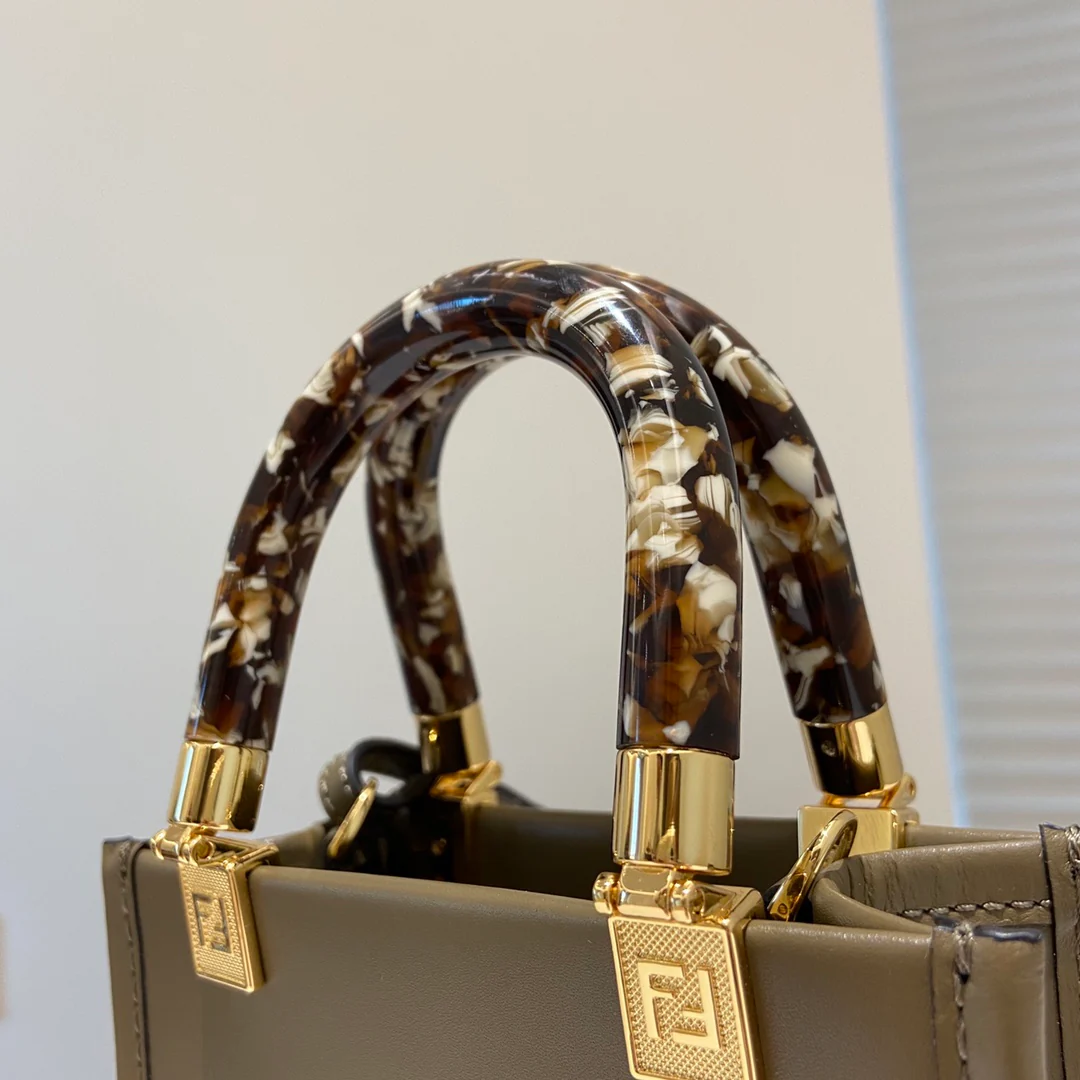 Мини-сумка Fendi Sunshine из коричневой змеиной кожи с принтом