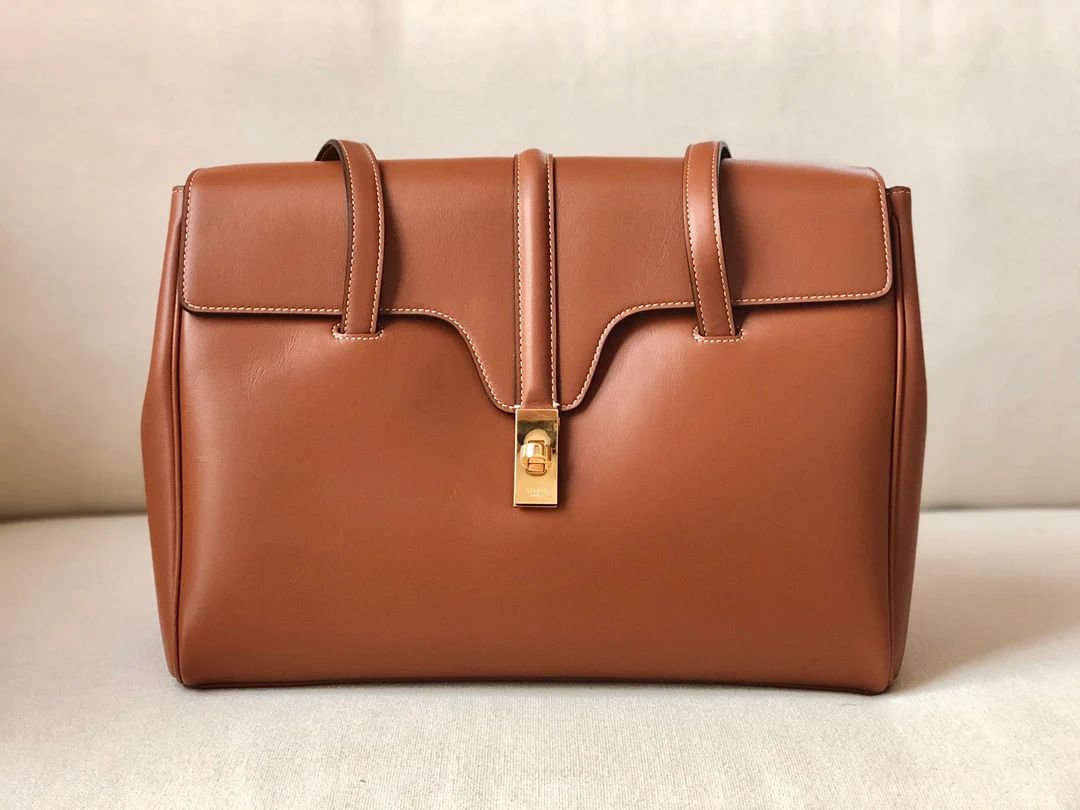 Сумка Celine Soft 16 Medium из гладкой коровьей кожи - коричневая