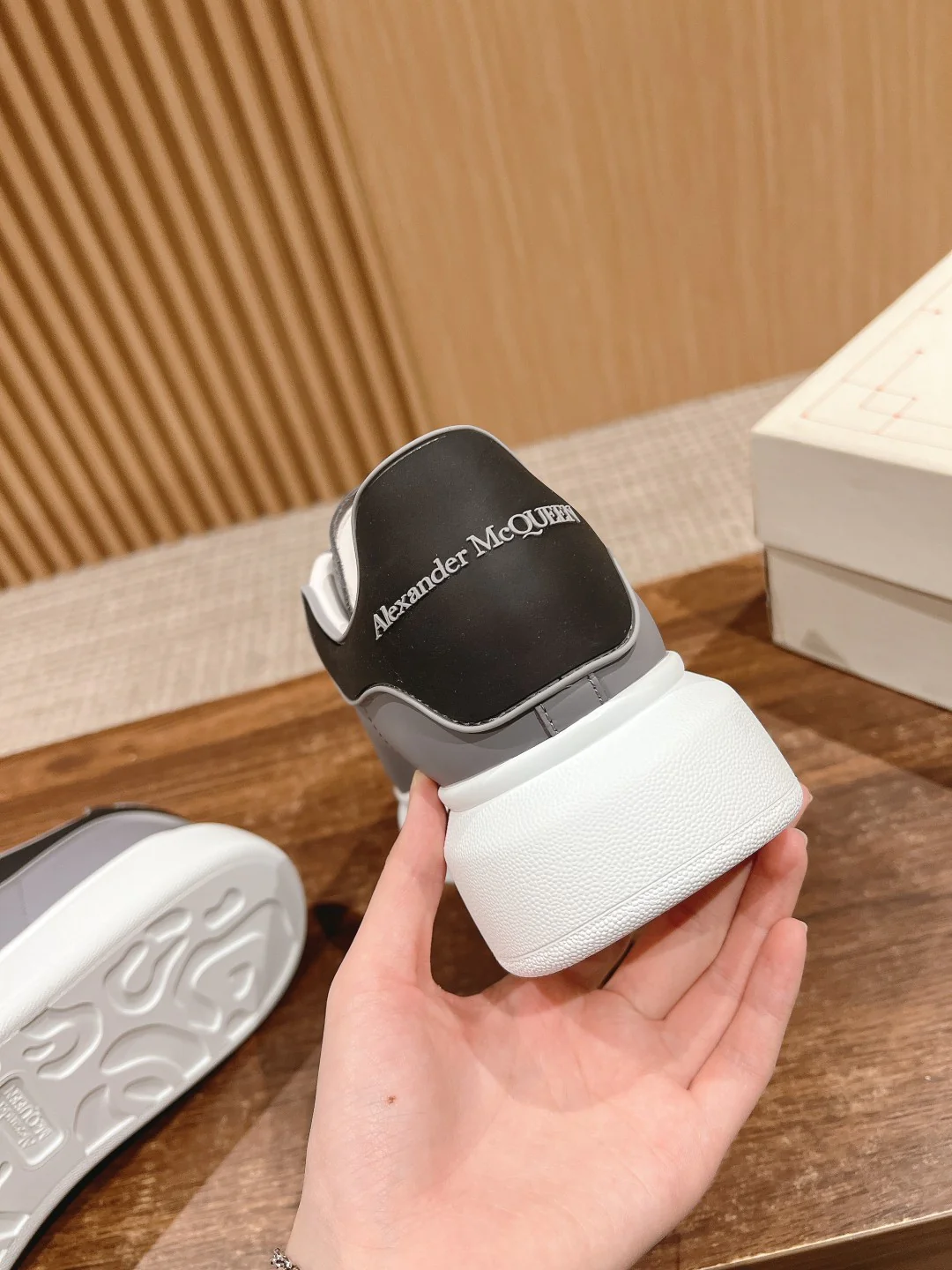 Повседневные туфли на платформе McQueen 2024 - серые