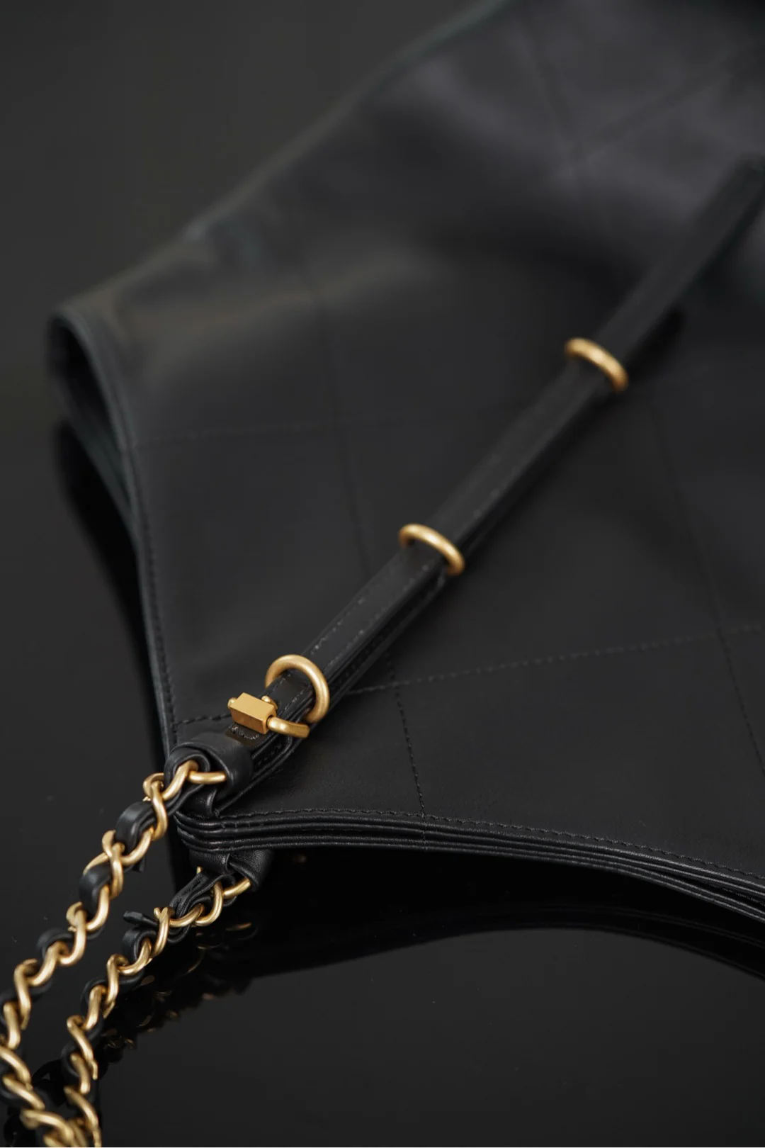 Маленькая сумка Chanel 25stote - черная