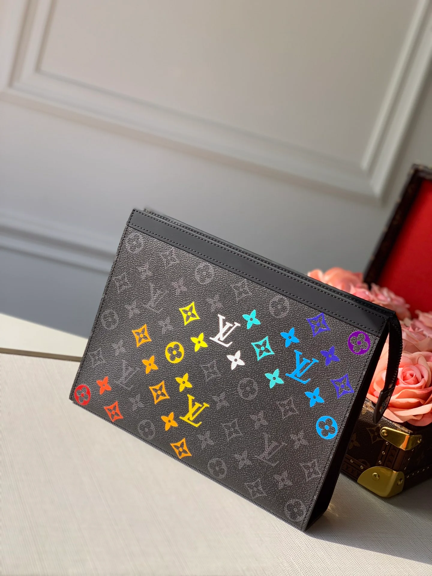 lv-m61692-Радужное сцепление