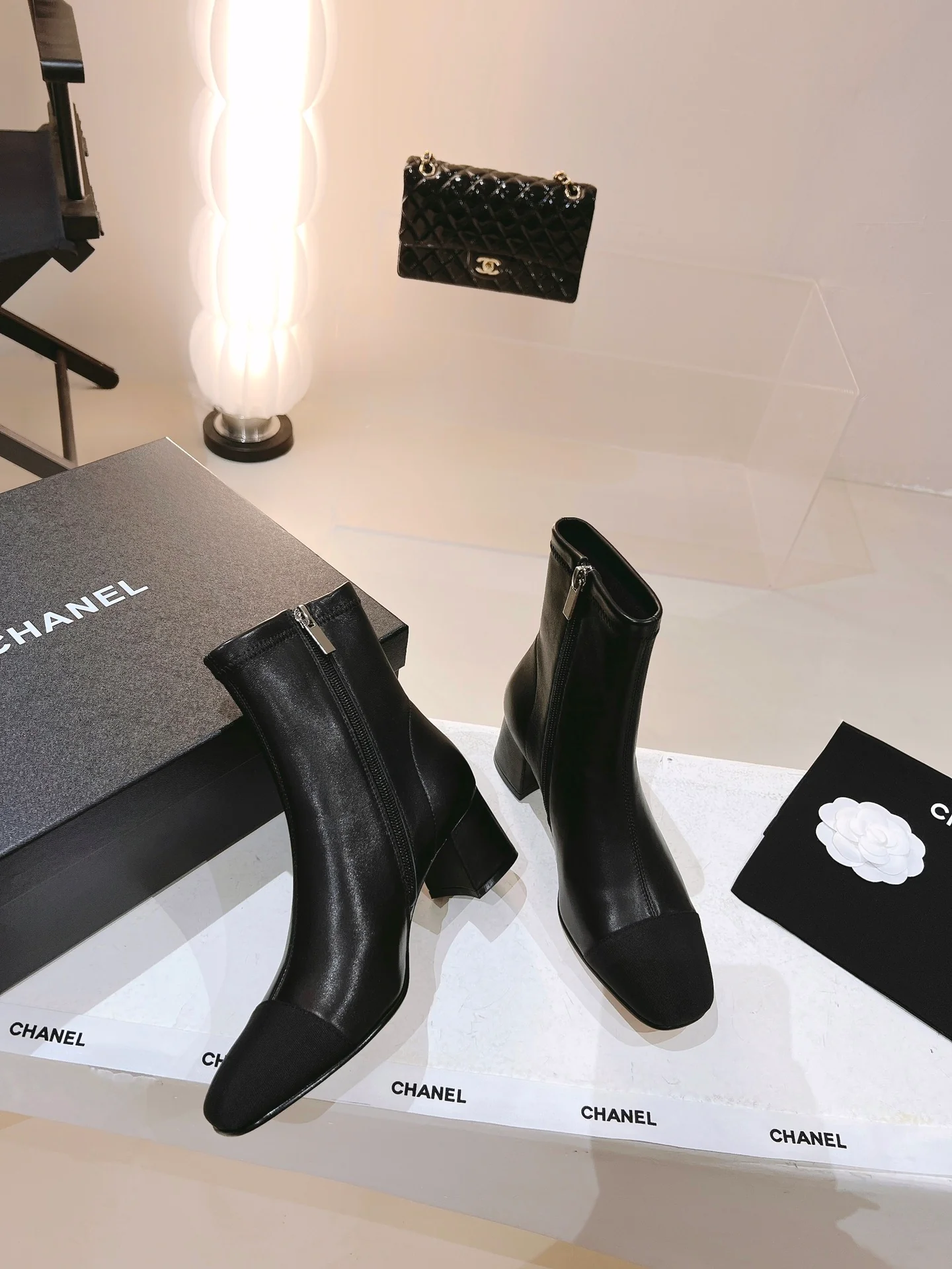 Новинка сезона осень/зима 2022 от Chanel - Ботильоны - Черные