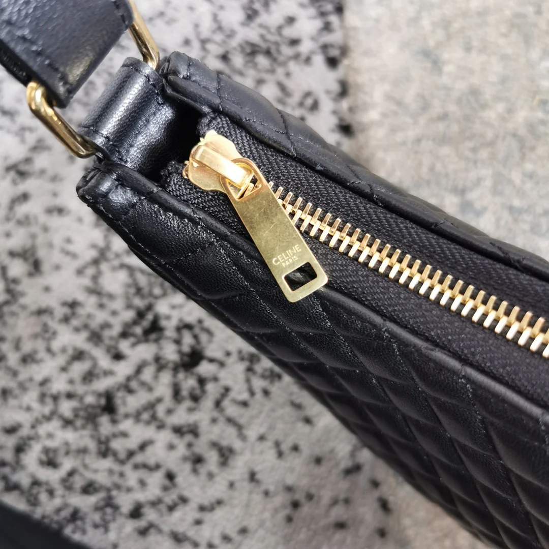 Сумка через плечо Celine Ava - клетчатый узор из овечьей кожи - черная