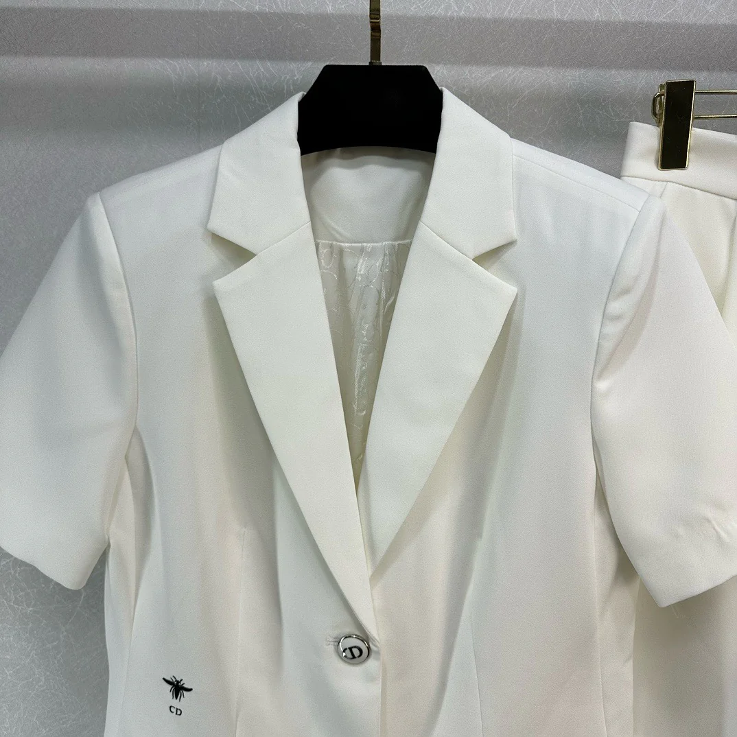 Легкий повседневный костюм Dior 2403 белого цвета.