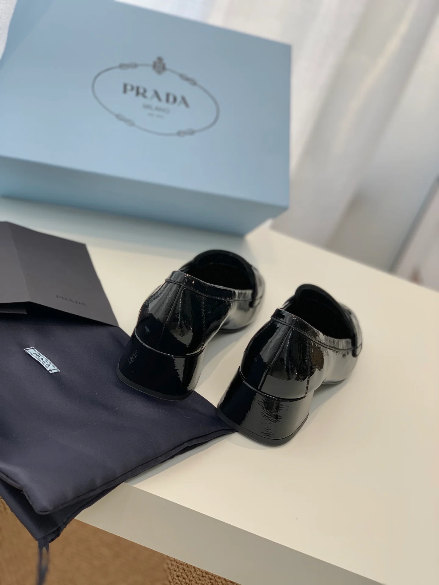 Туфли Prada - Prada - лакированная кожа - низкий каблук - лоферы - черные