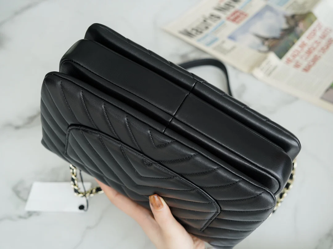 Chanel Trendy CC V Classic Black - 25cm