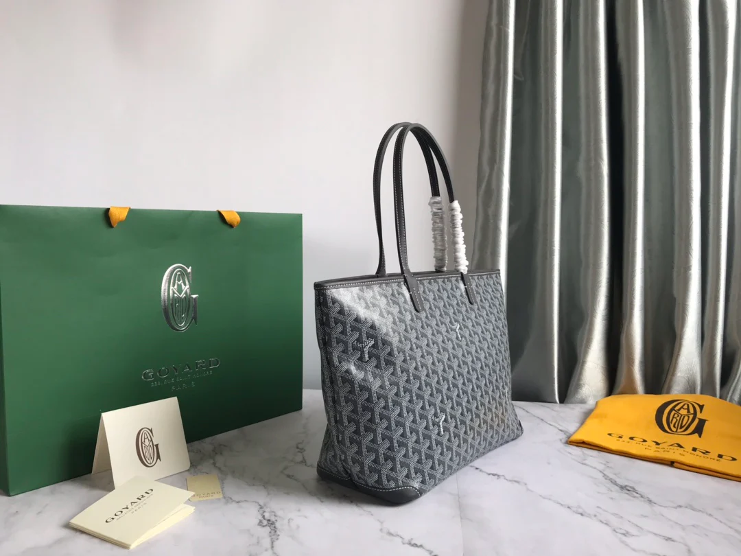 Маленькая сумка-тоут Goyard на молнии - серая