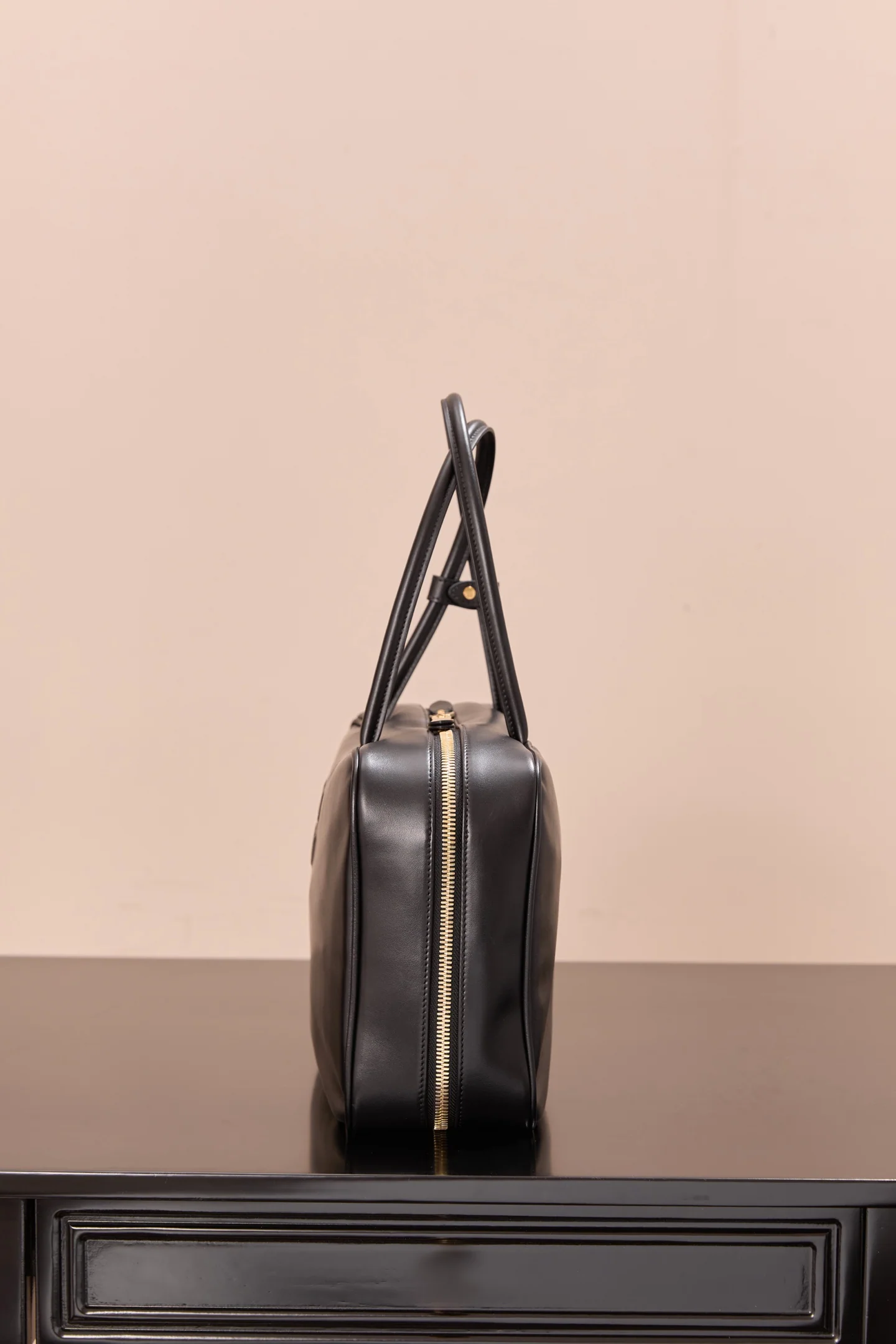 Miu Miu-5bb117m1300-????-Сумка-Большая-Черная кожа