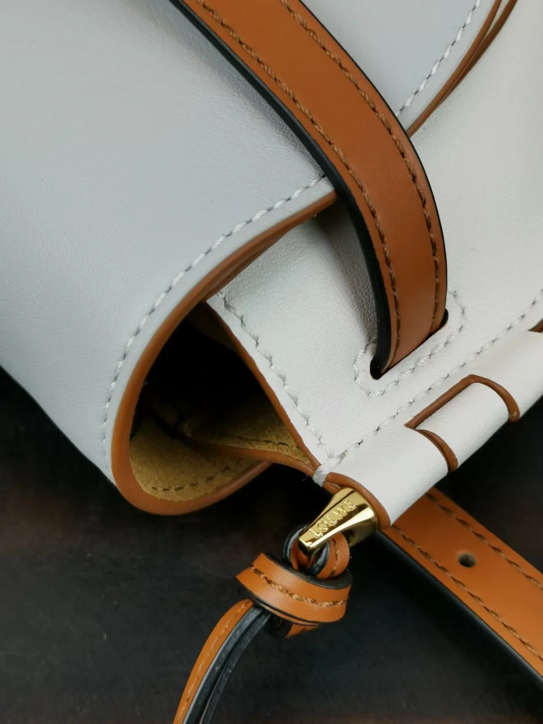 Loewe-gate-mini-21x12-5x9-5-cm-15