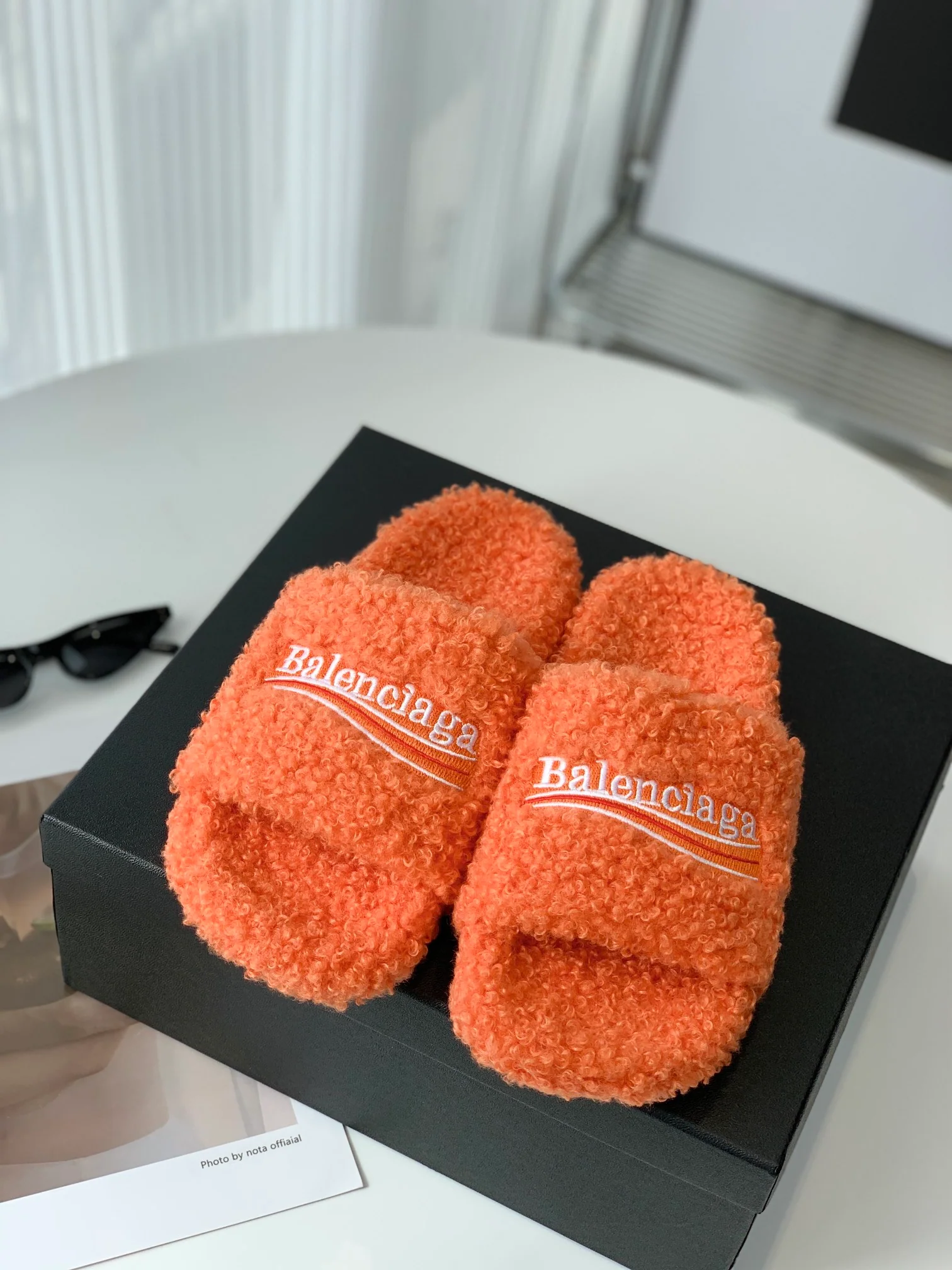 Новые шлепанцы Balenciaga Spring/Summer Curly Flip-Flops - Размеры 35-40 - Различные цвета - 1 шт.
