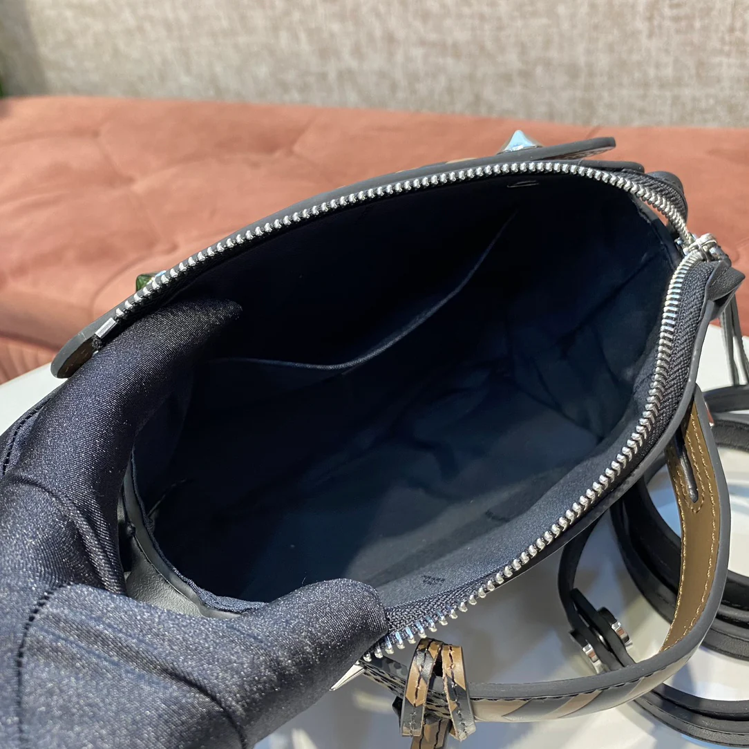 Сумка Fendi Bythe-Way Boston - телячья кожа - мини - черная