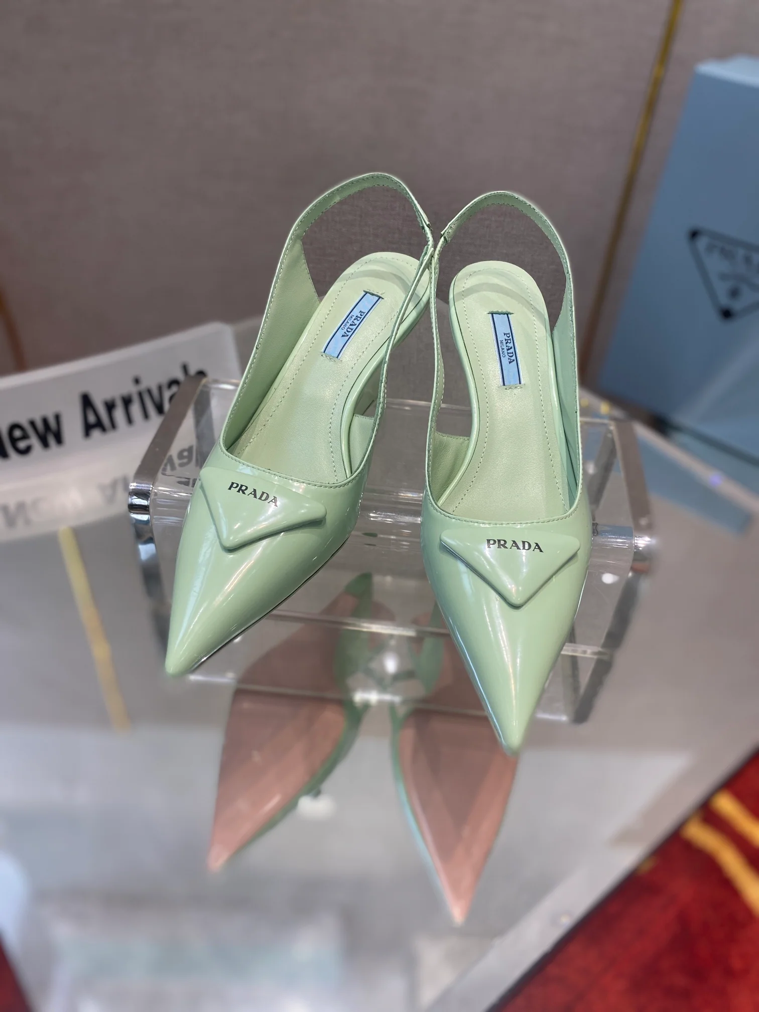 Обувь Prada - Prada - лакированные сандалии на низком каблуке - яблочно-зеленый