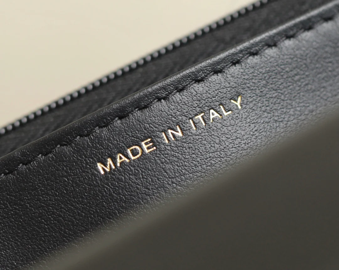 Chanel - Жемчужная сумочка WOC - Черная