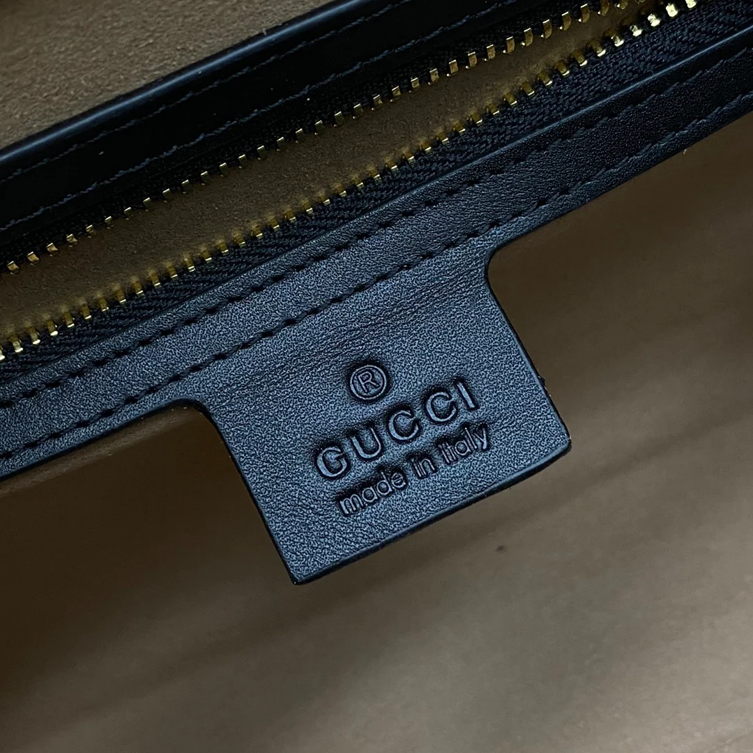 Большая сумка Gucci Padlock, черная, 28 см x 11 см x 19 см.