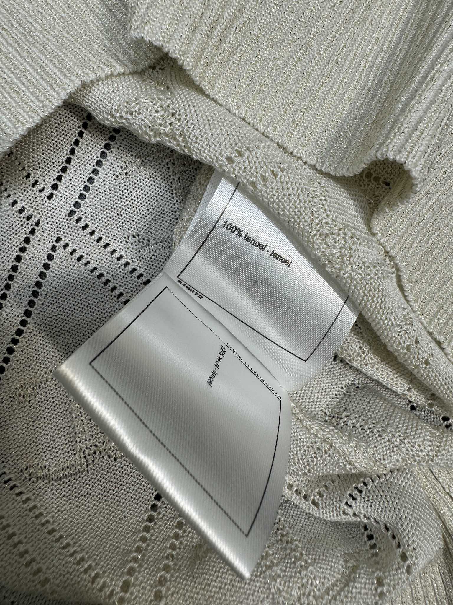 Chanel - 2403-24 Новая модель ранней весны, трикотажное платье с коротким рукавом и ромбовидным узором Double C - белое