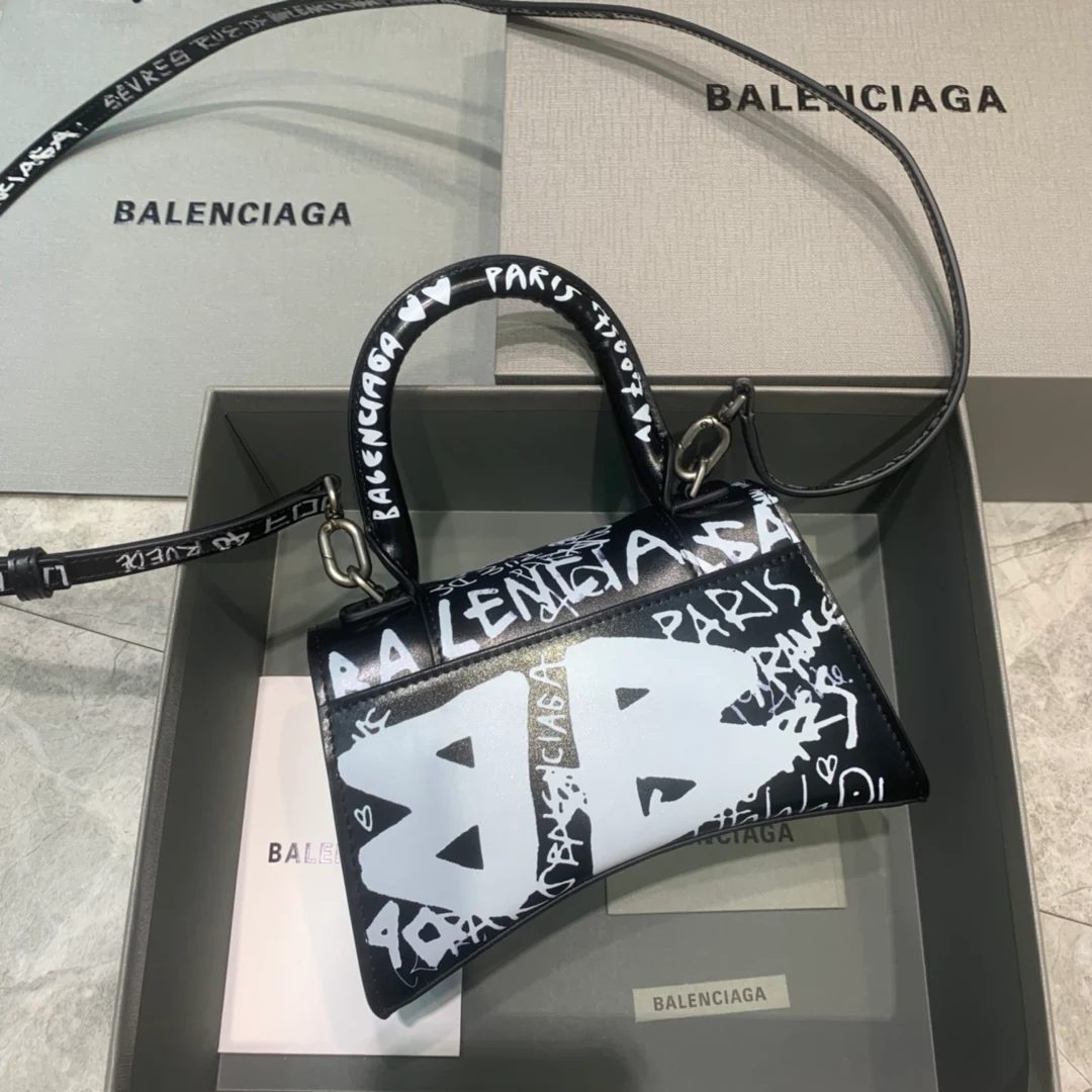 Сумка Balenciaga Hourglass, размер XS, черная, с рисунком ?Граффити?.