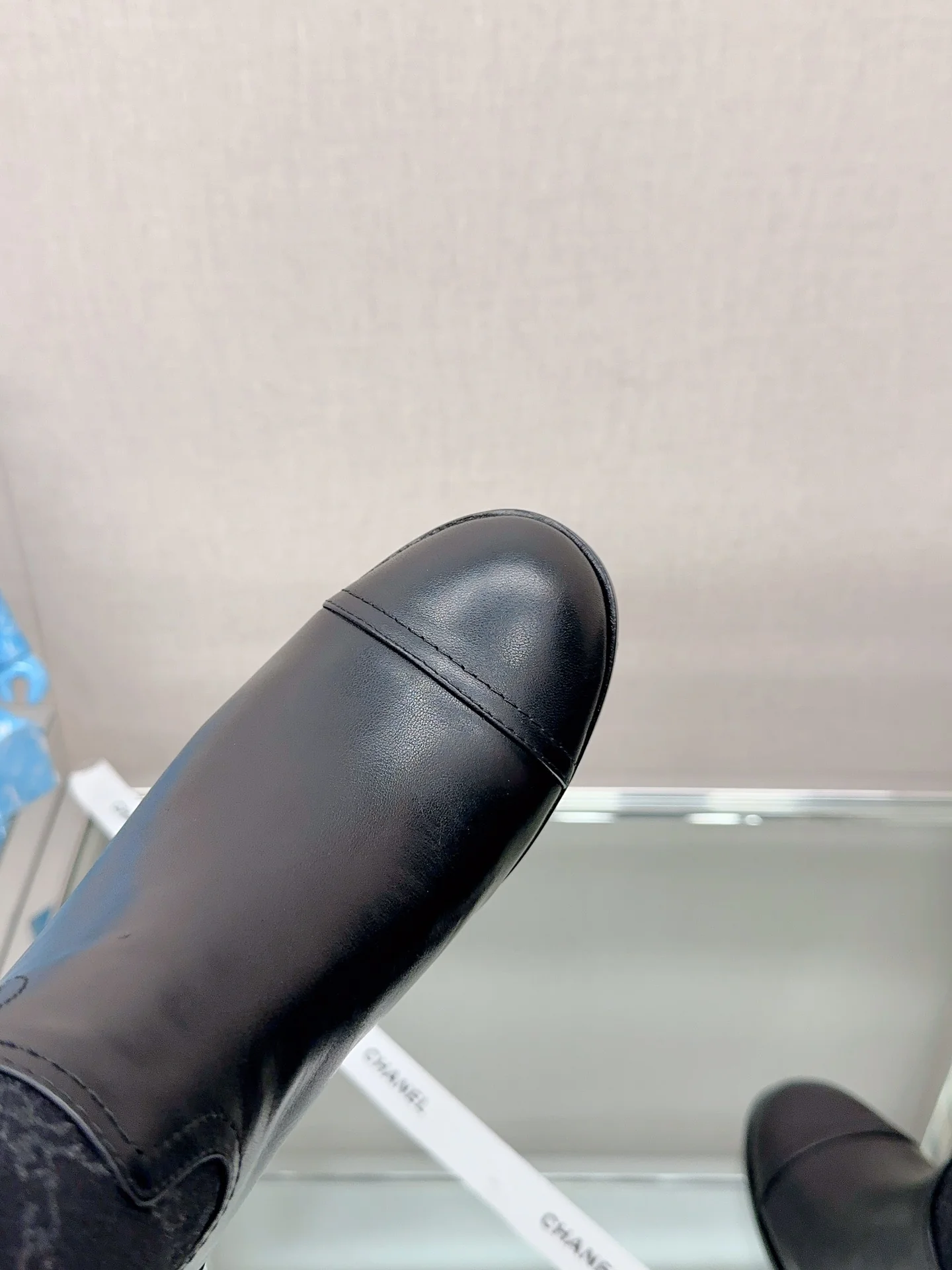 Новинка сезона осень/зима 2023 от Chanel - Ботинки на массивном каблуке - Черные