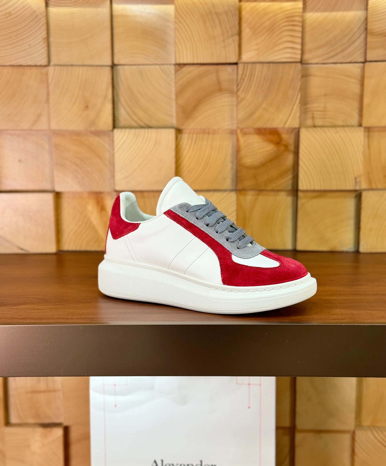 Повседневные туфли McQueen 2024 - красные