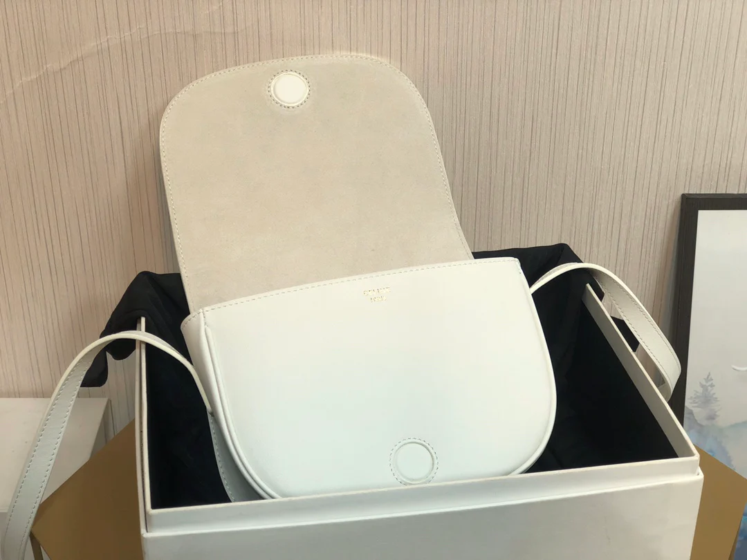 Сумочка Celine-folco-cuir-triomphe