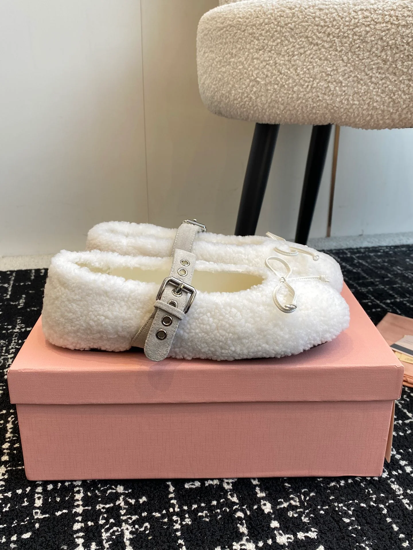 Шерстяные туфли Miu Miu 2024 - белые