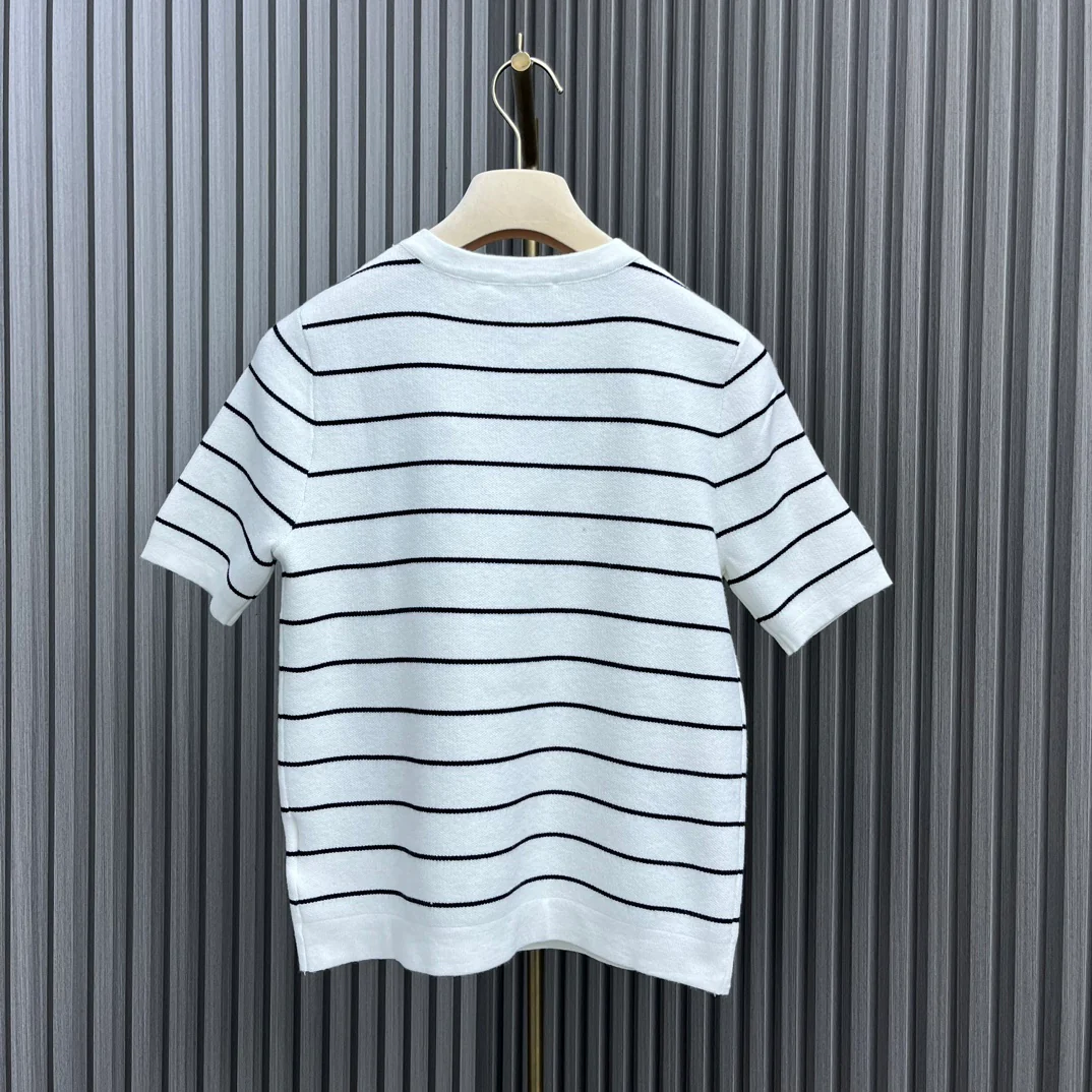 Miu Miu - 2404-24 Новинка: Футболка с круглым вырезом, полосатая, с коротким рукавом - белая