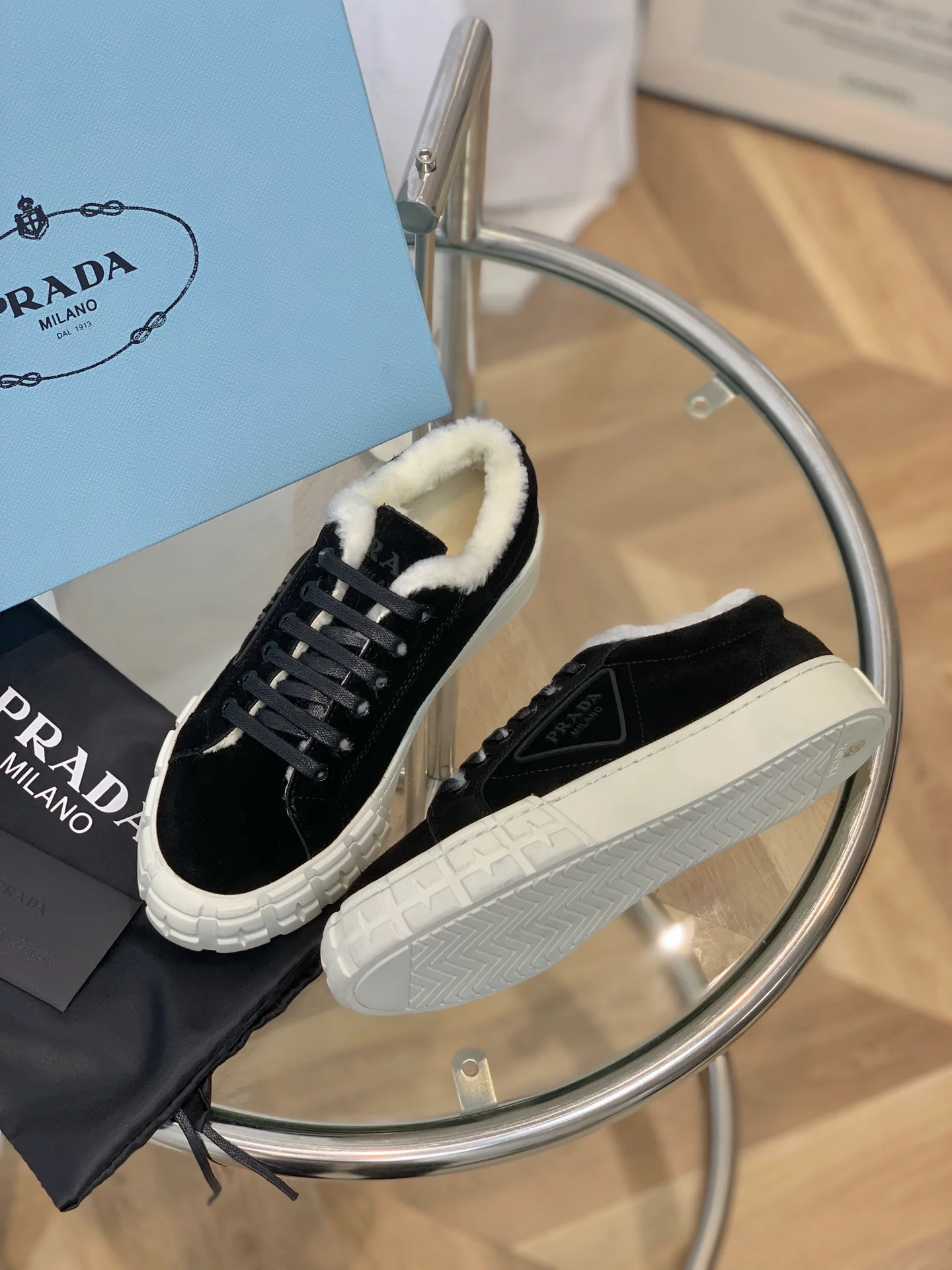 Туфли Prada - Prada - на платформе - меховые - бисквитные - черные