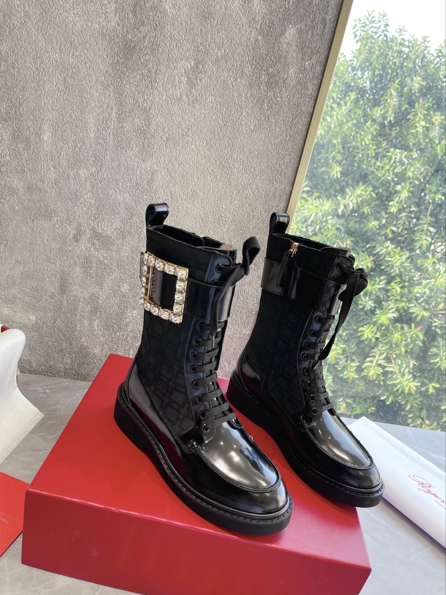 Новинка осенне-зимней коллекции RV-2022 - сапоги до середины икры.