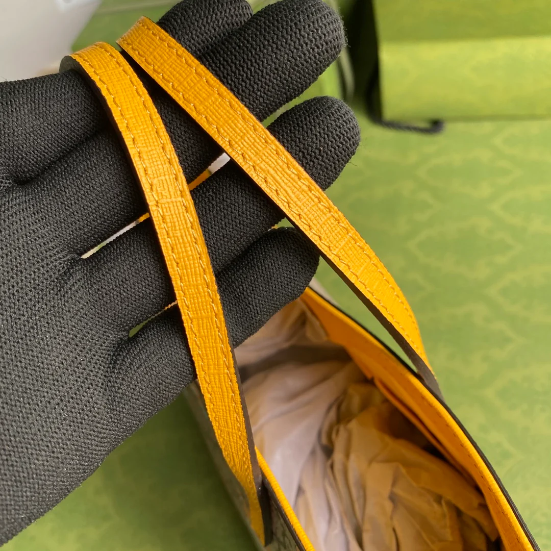 Сумка-шоппер Gucci в виде плюшевого медведя.