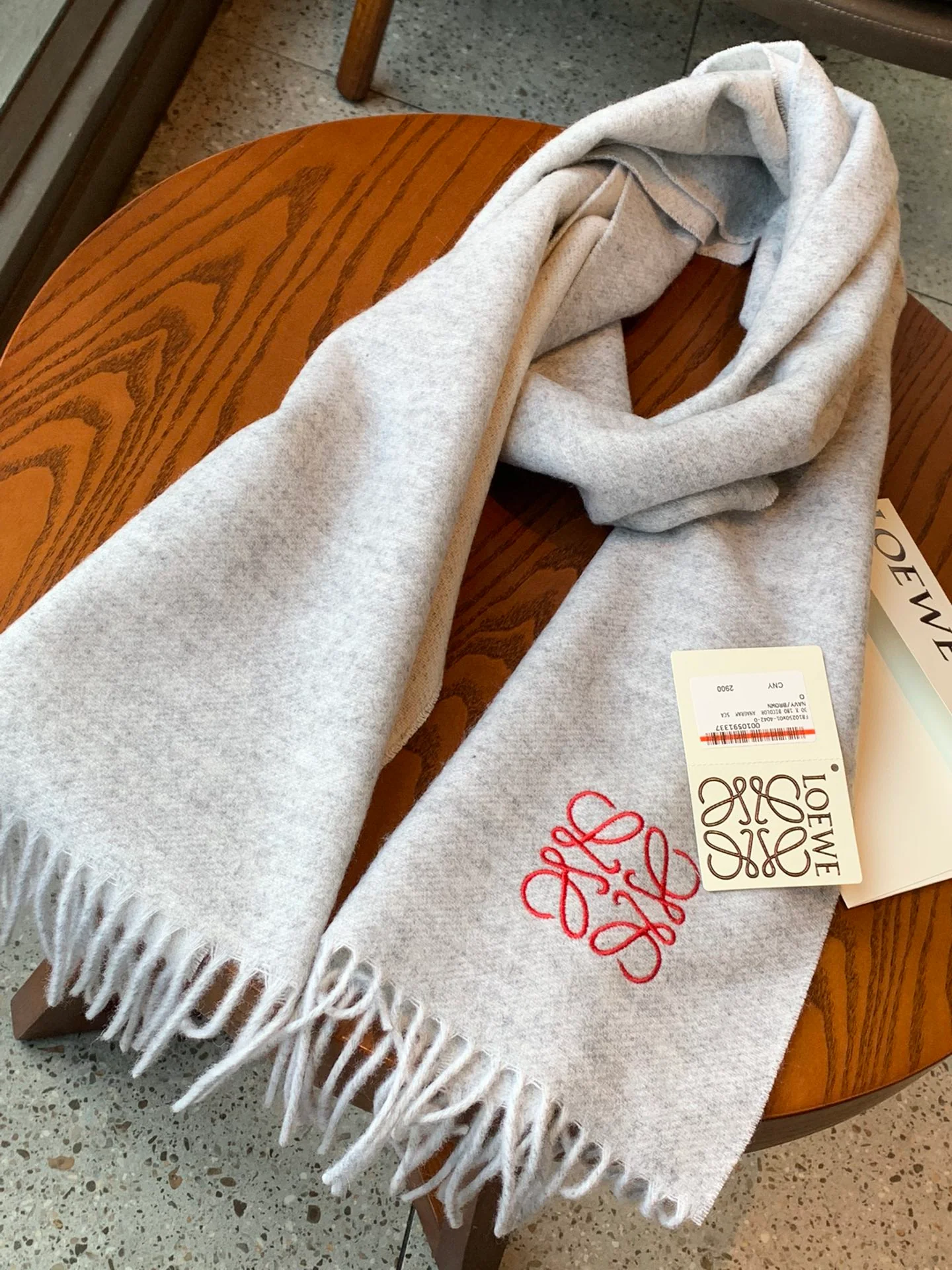 Шарф Lolwei с кисточками, однотонный, 90 г, австралийская шерсть, 10 г, кашемир, серый.