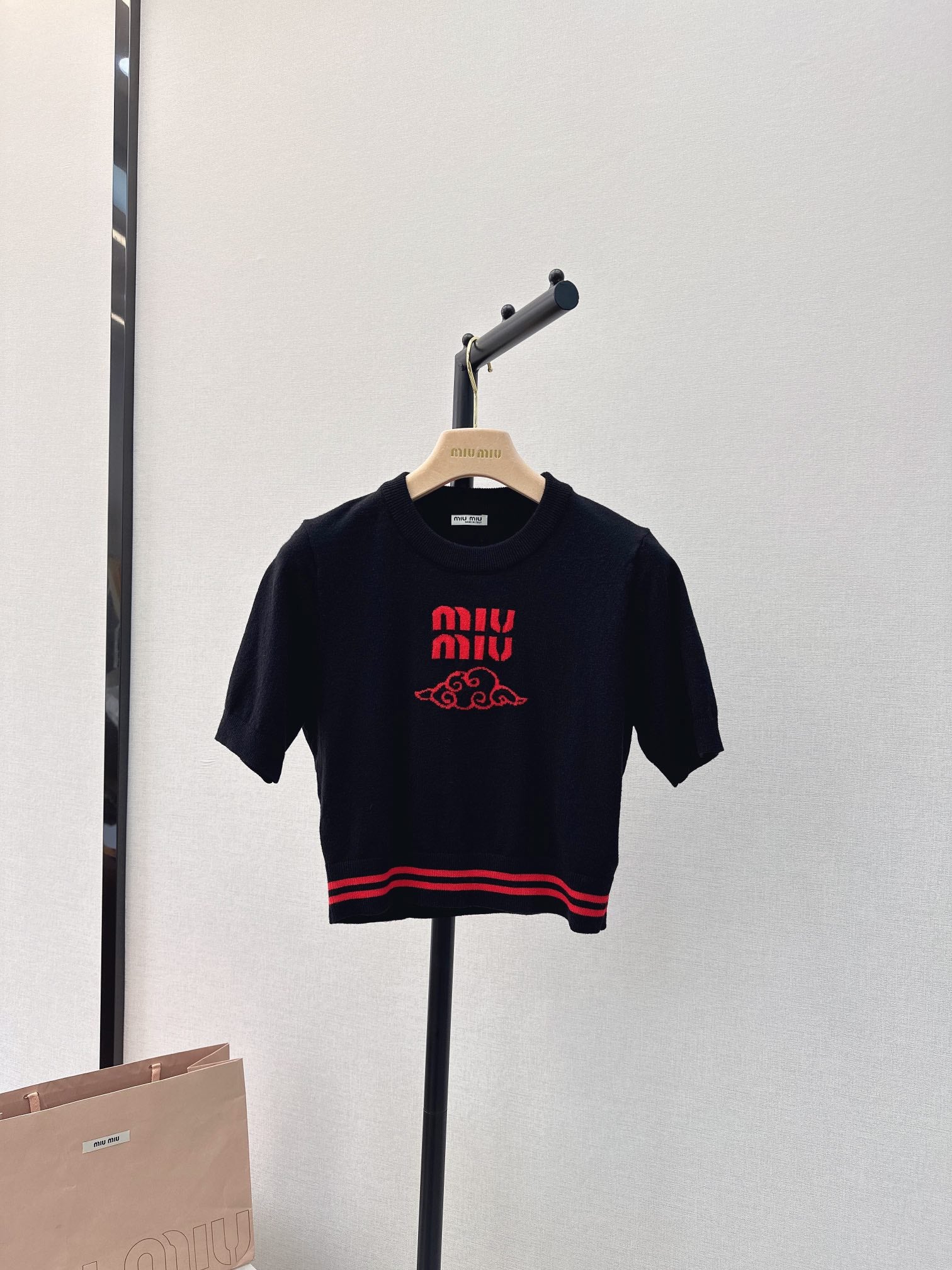 Miu Miu - 2404 - Новинка сезона весна/лето: Классический пуловер с круглым вырезом - Плиссированная юбка - Черный