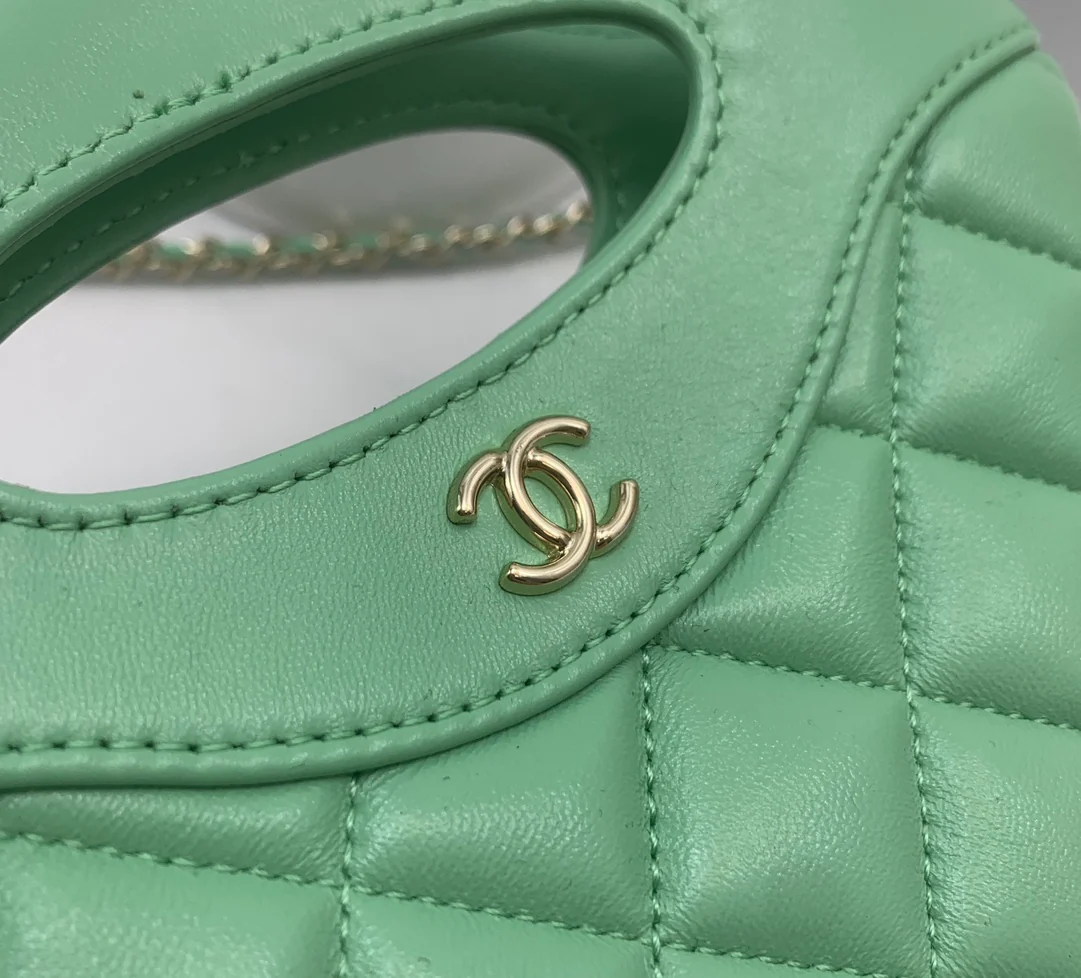 Сумка Chanel 24c 31 серии из нано-ягнячьей кожи - зеленая