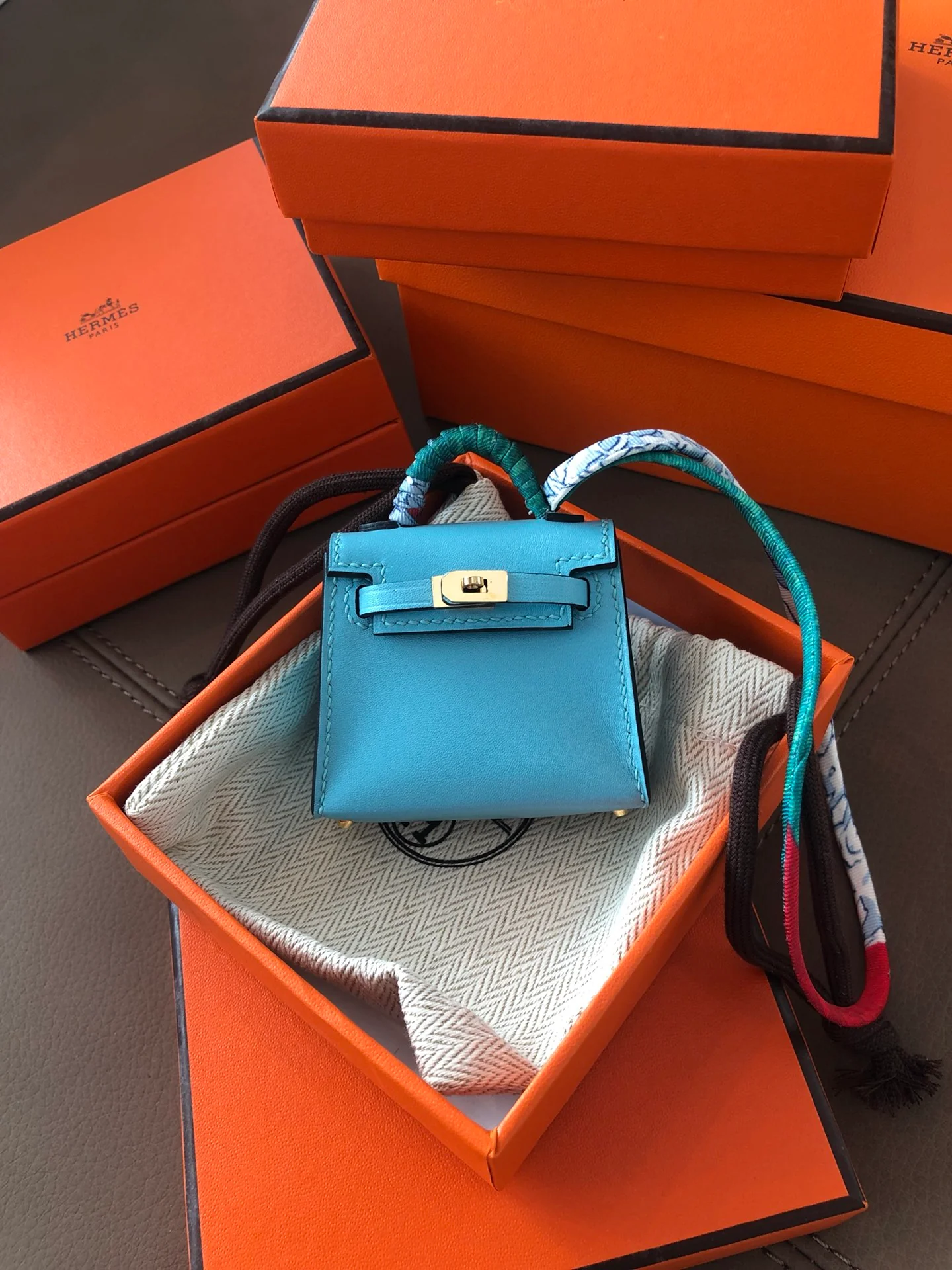 Брелок для сумки Hermes Kelly из таделактовой кожи