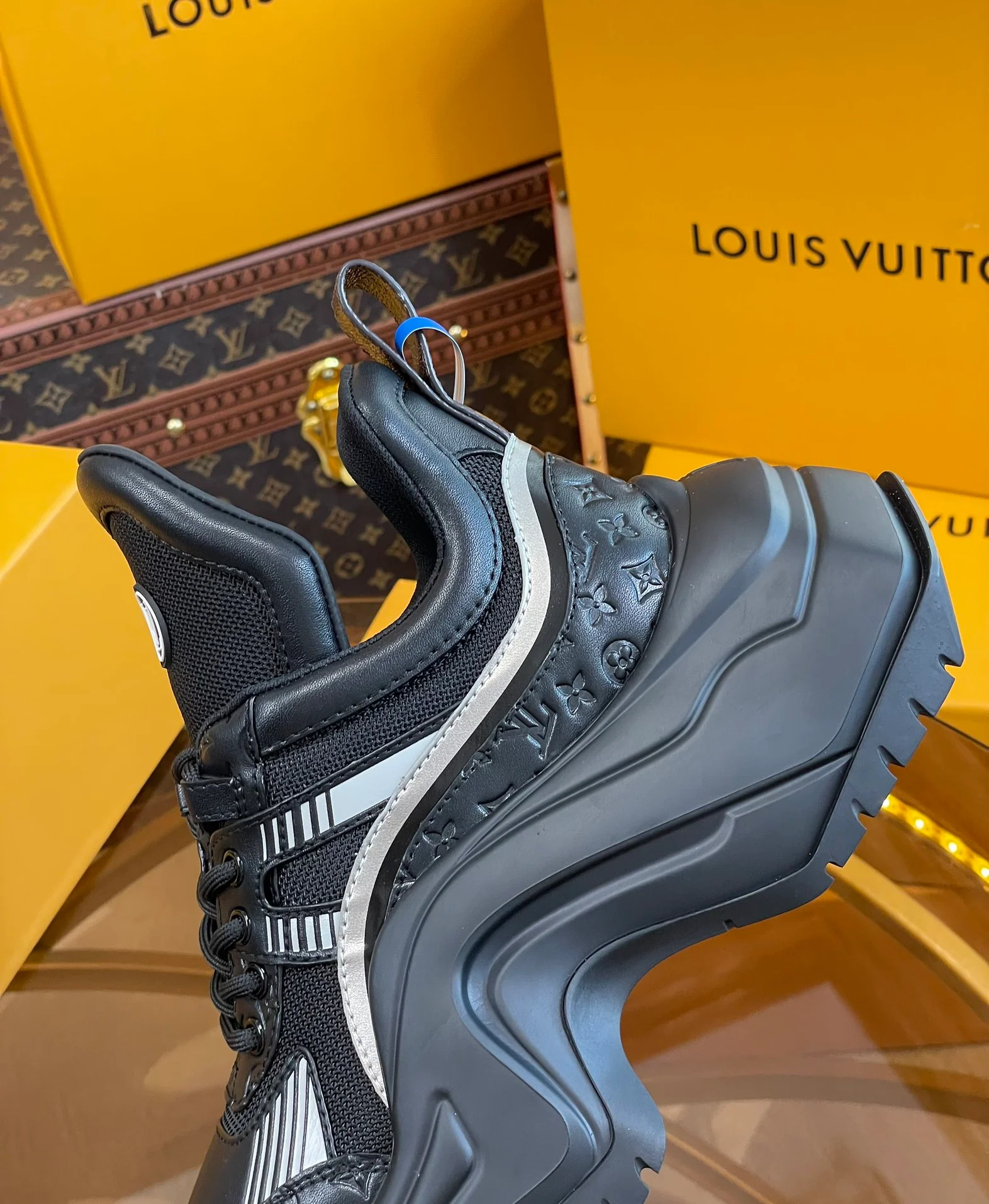 Новинка LV 2023 — Спортивные массивные кроссовки — Archlight 2-0 — Черные