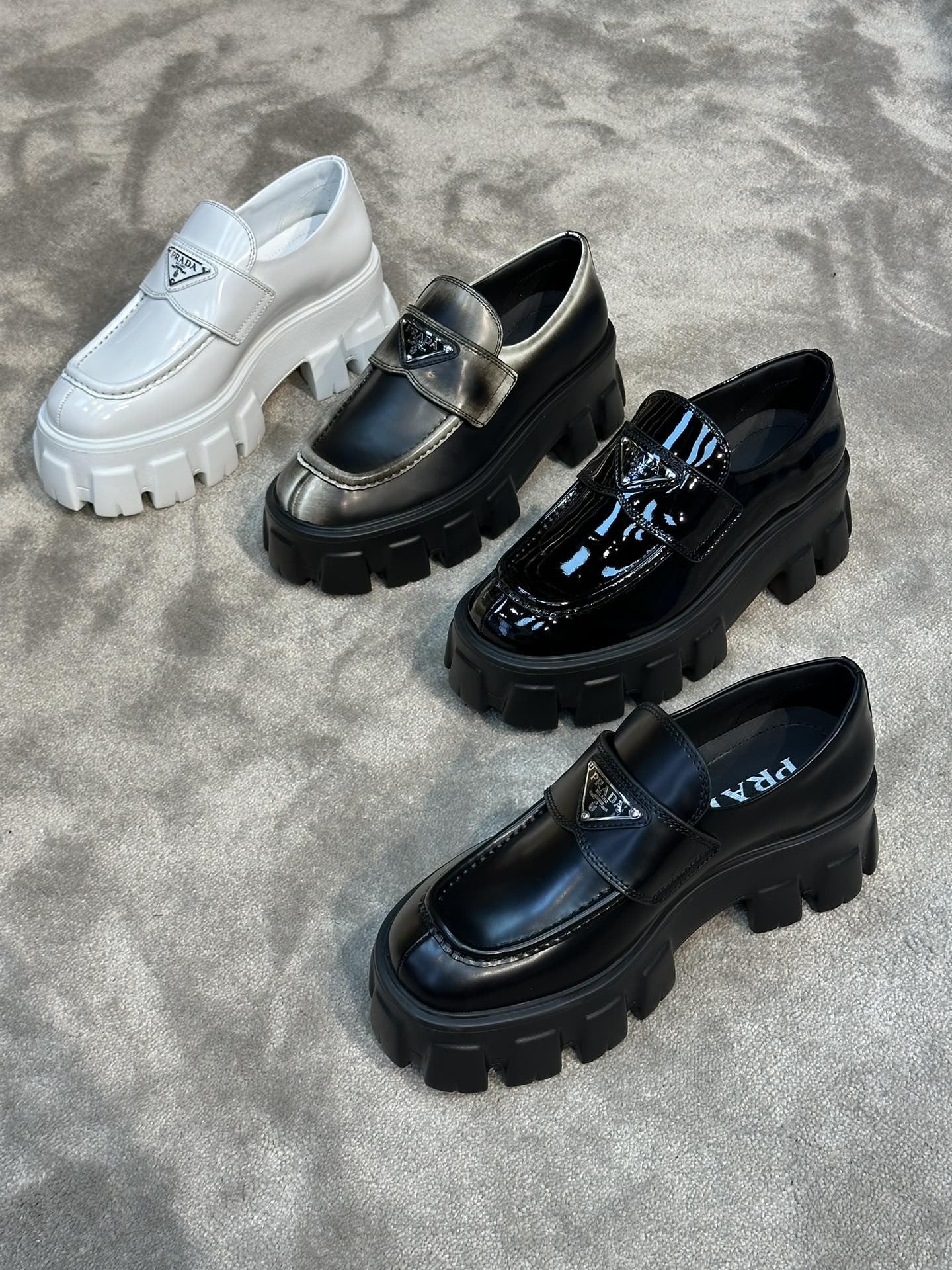 Лоферы на платформе Prada 2024 - Изображение из коллекции - 2